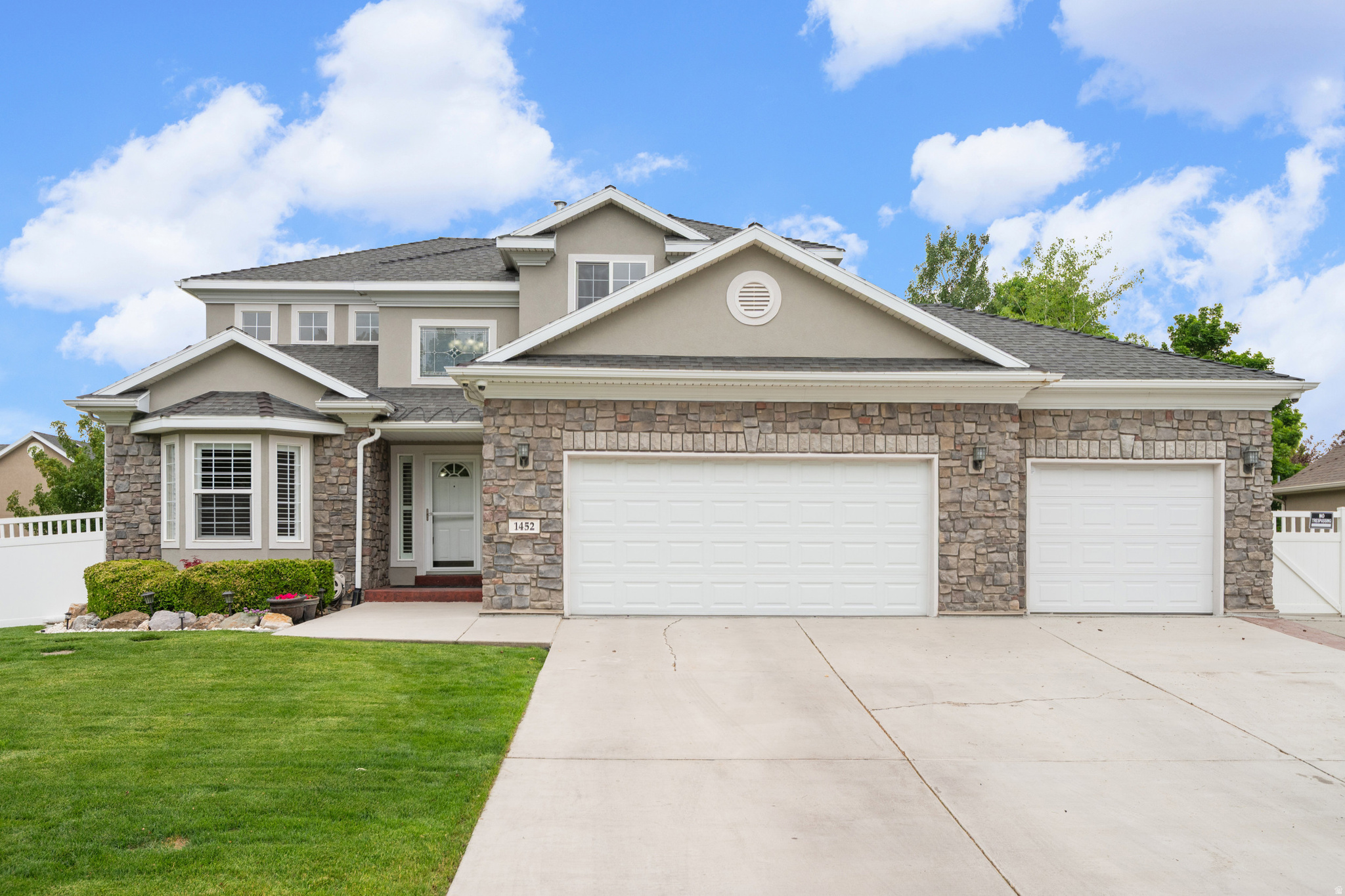HUNTERS GROVE - Residential