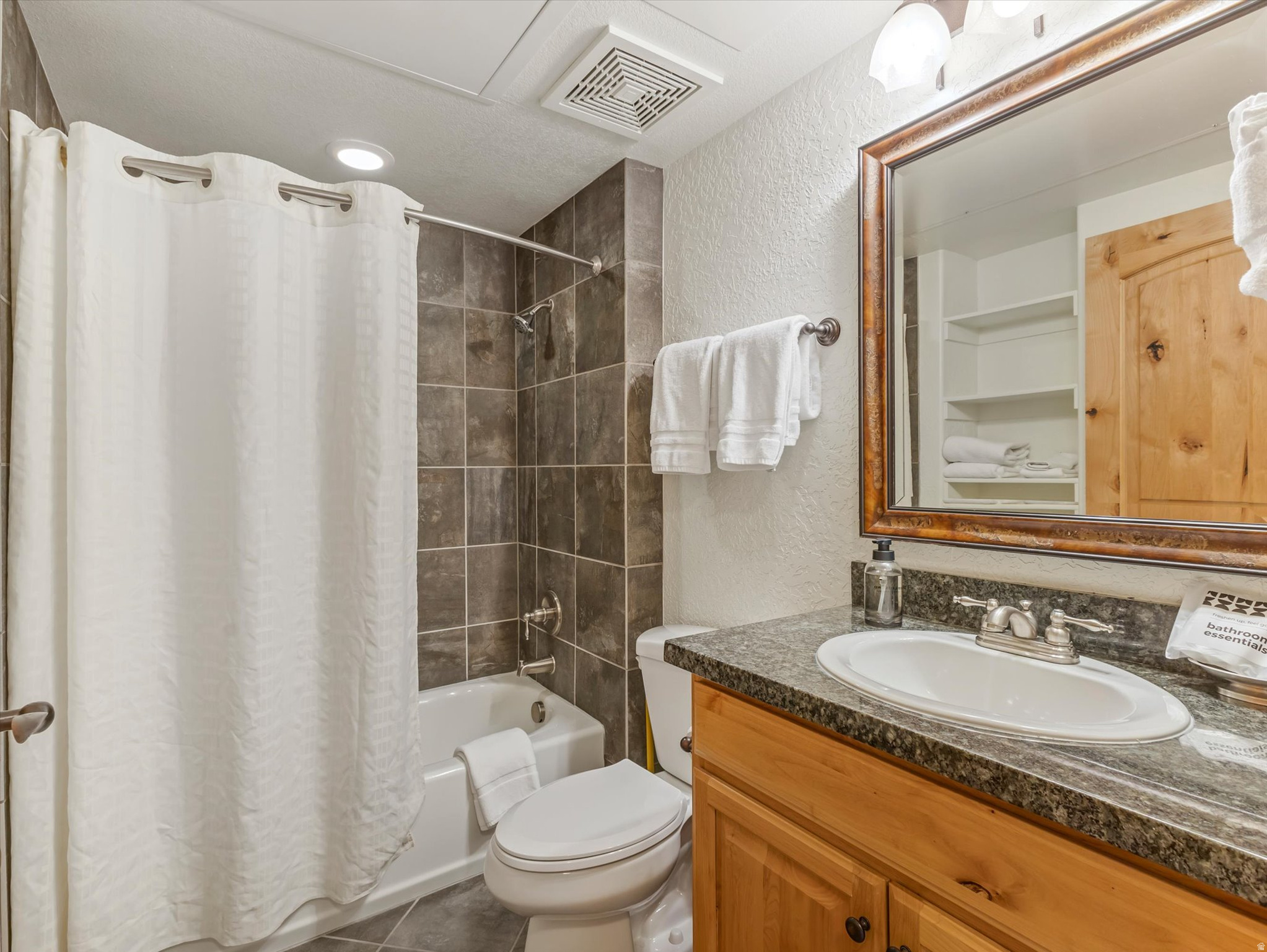 SILVERADO LODGE CONDOMINIUM - Residential