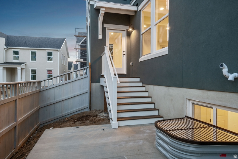 DAYBREAK - Residential