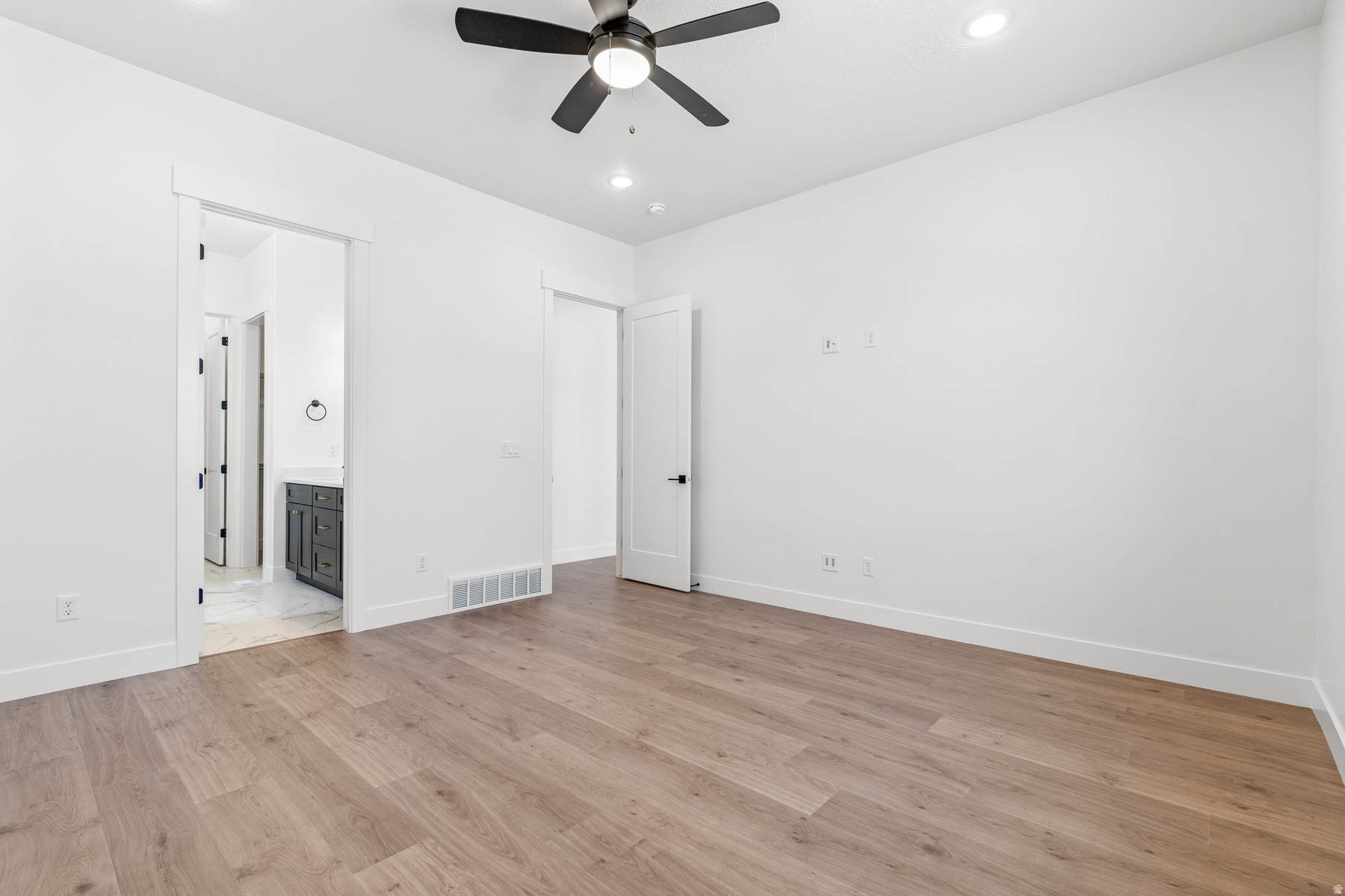 VISTAS AT SUMMIT RDG - Residential