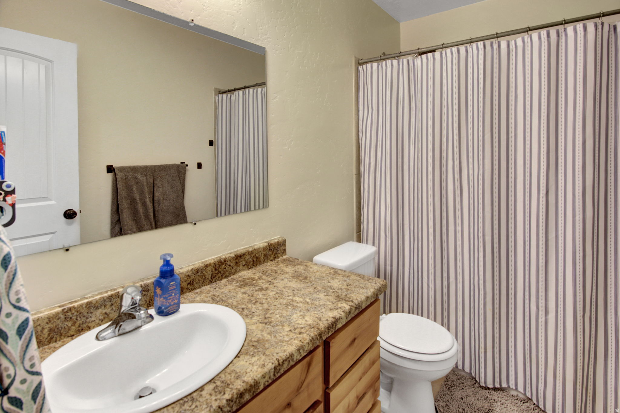 CHATEAU RIVER PH2 - Residential