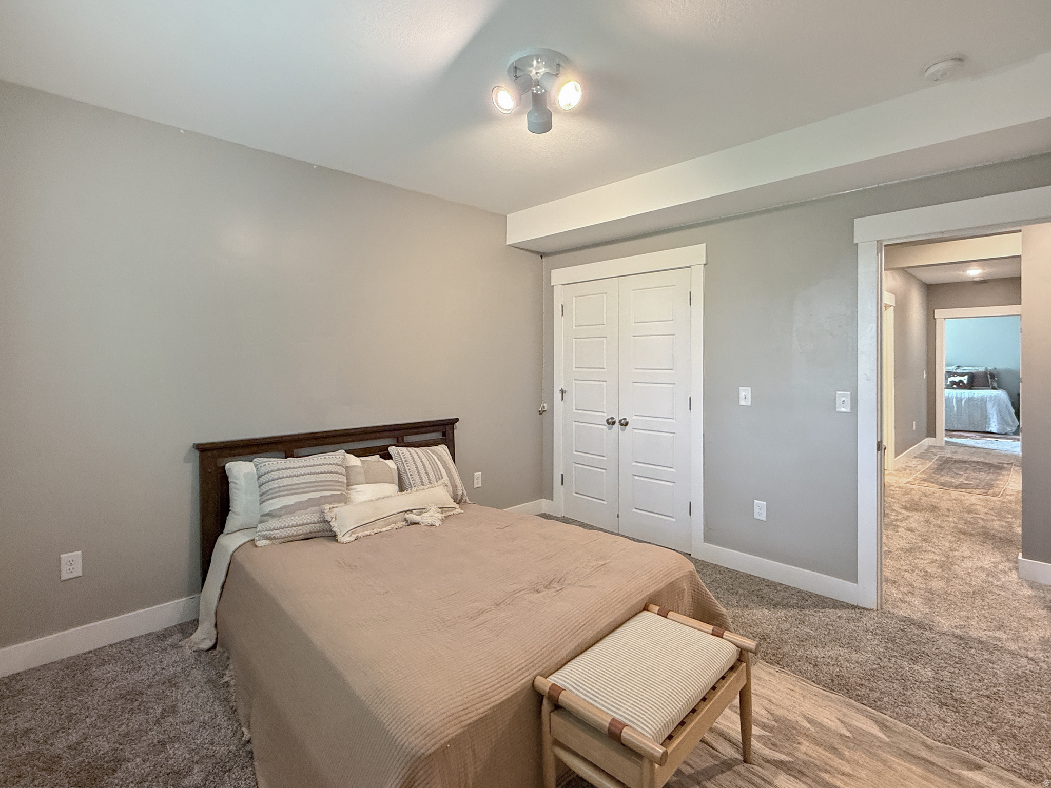 SLEEPY HOLLOW ESTATE - Residential