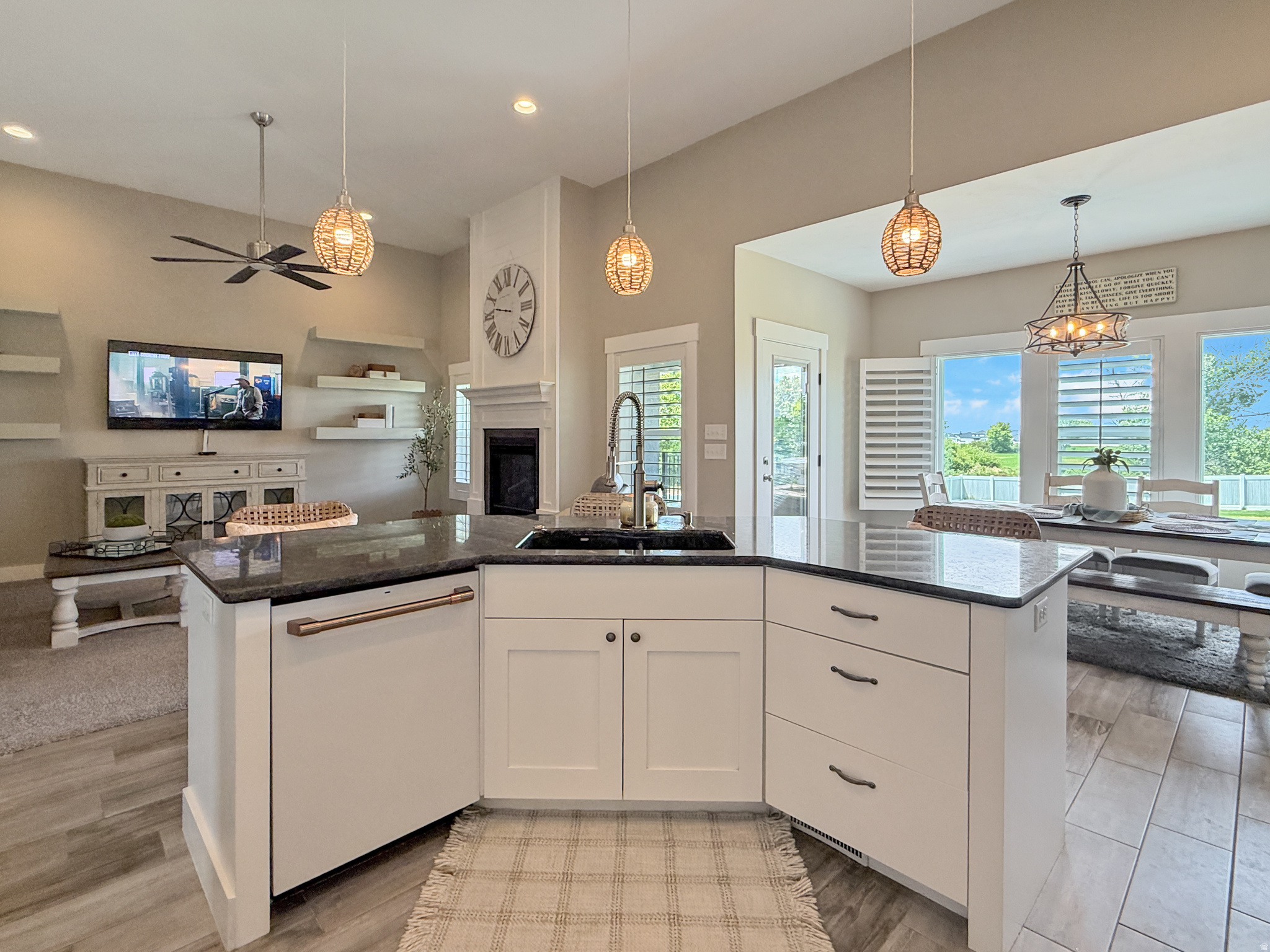 SLEEPY HOLLOW ESTATE - Residential