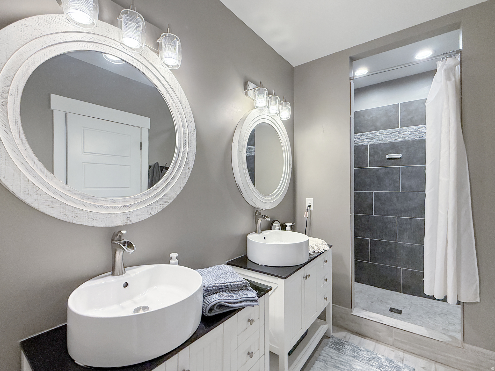 SLEEPY HOLLOW ESTATE - Residential