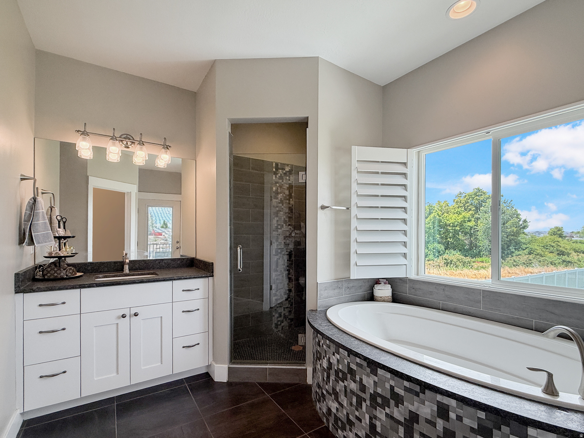 SLEEPY HOLLOW ESTATE - Residential