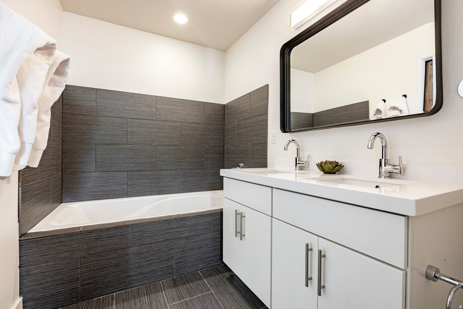 PEARL WEST SUBDIVISI - Residential