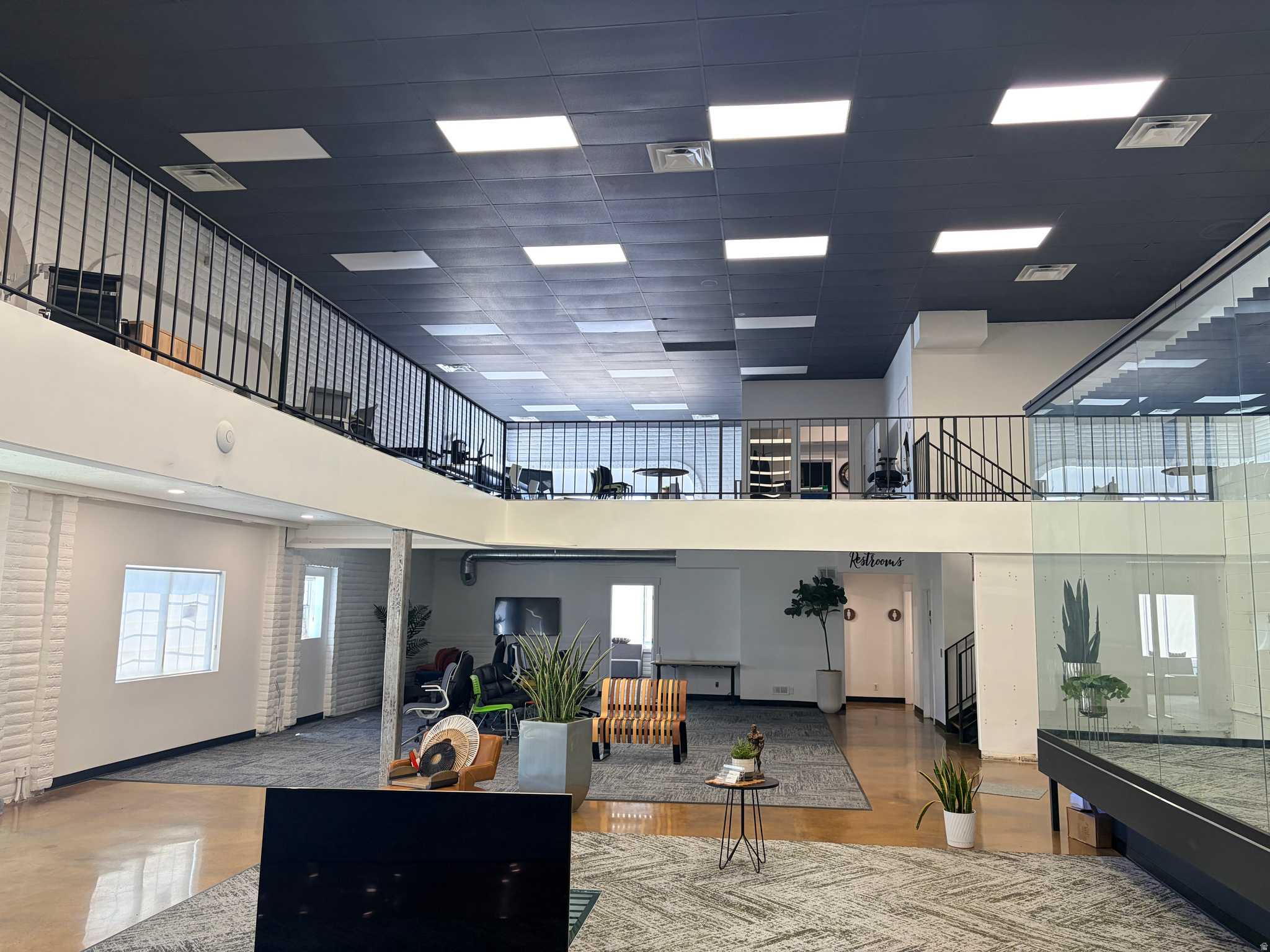 TEN AC PLAT A - Commercial Lease
