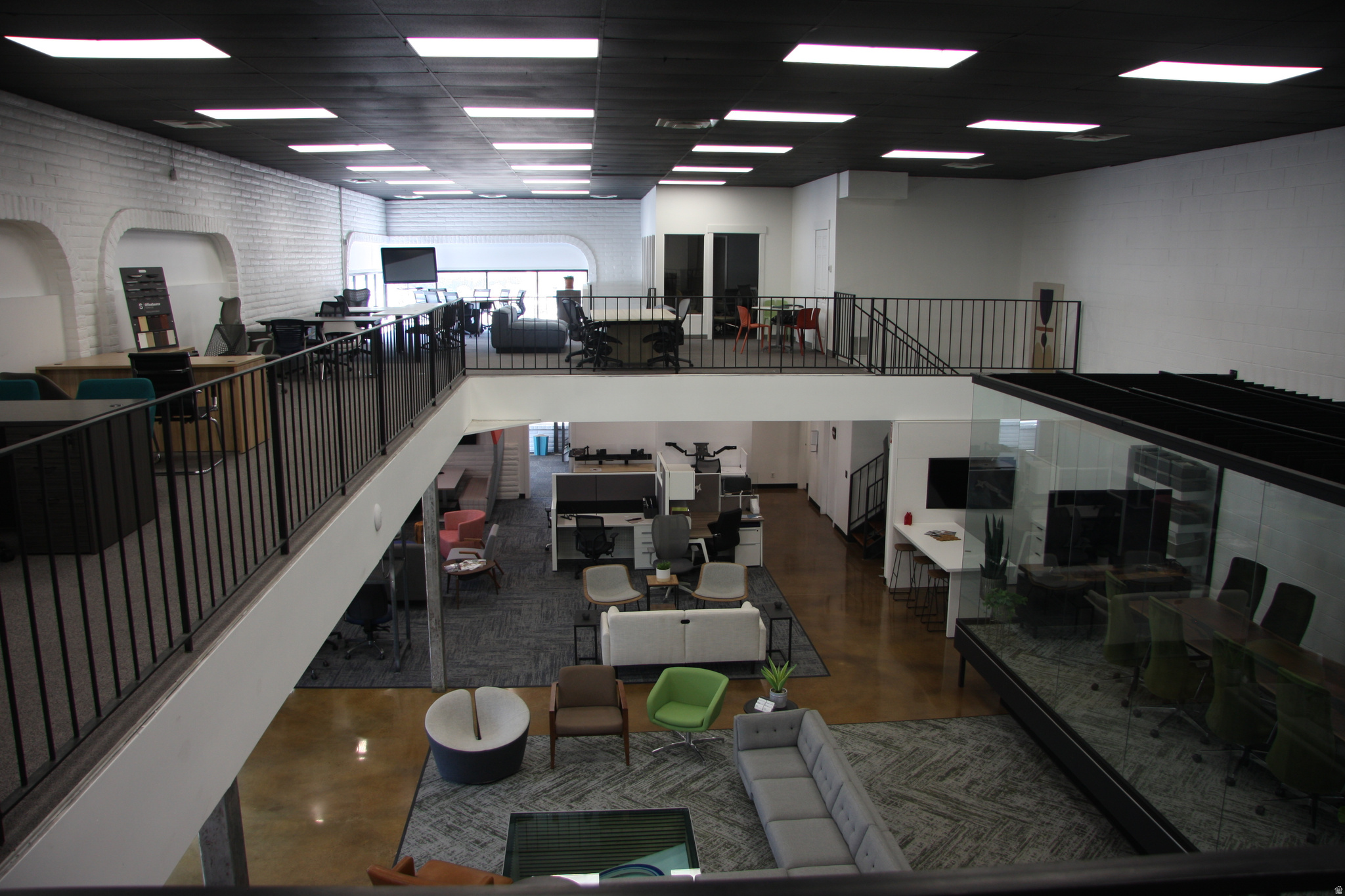 TEN AC PLAT A - Commercial Lease
