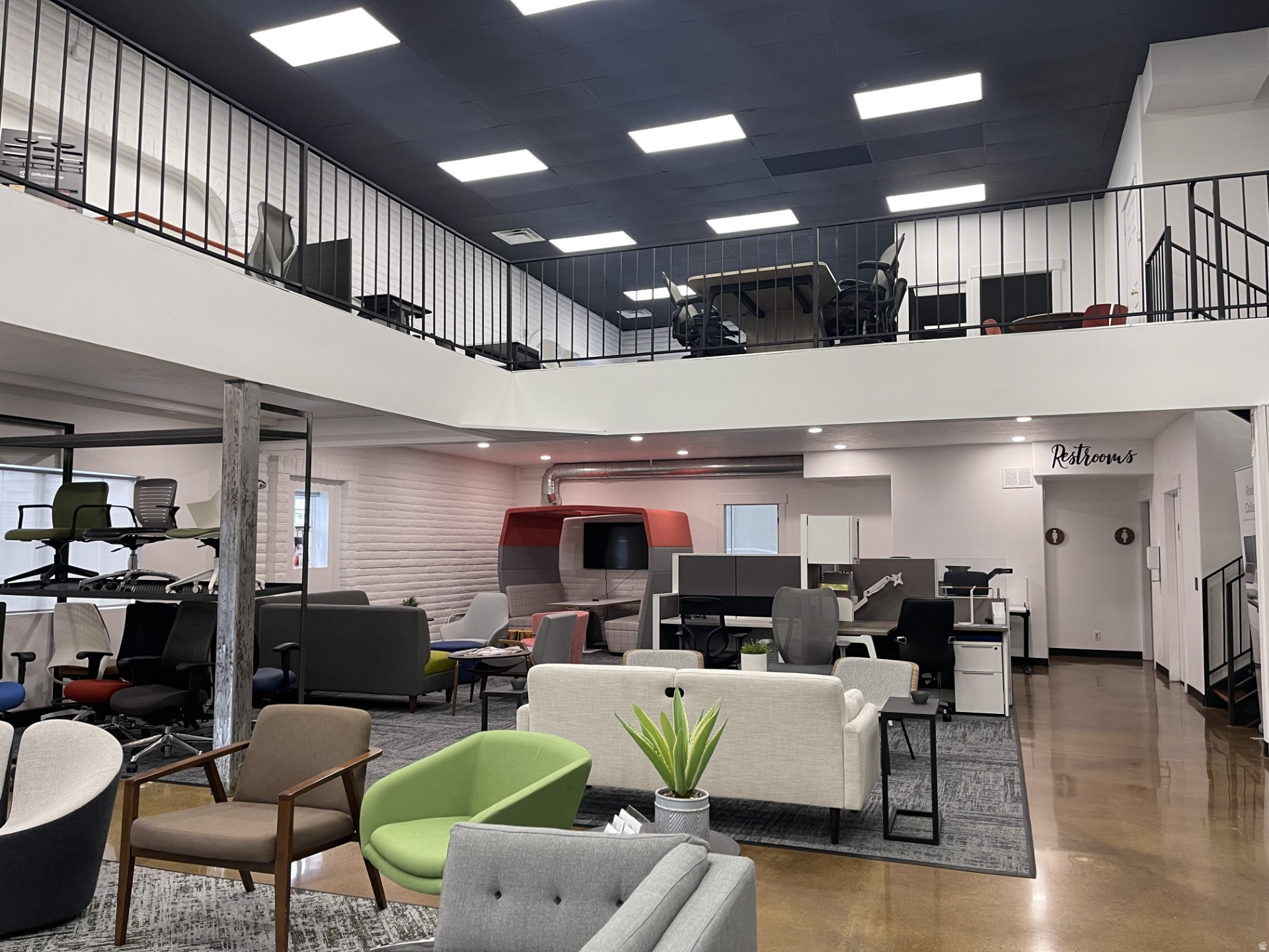TEN AC PLAT A - Commercial Lease