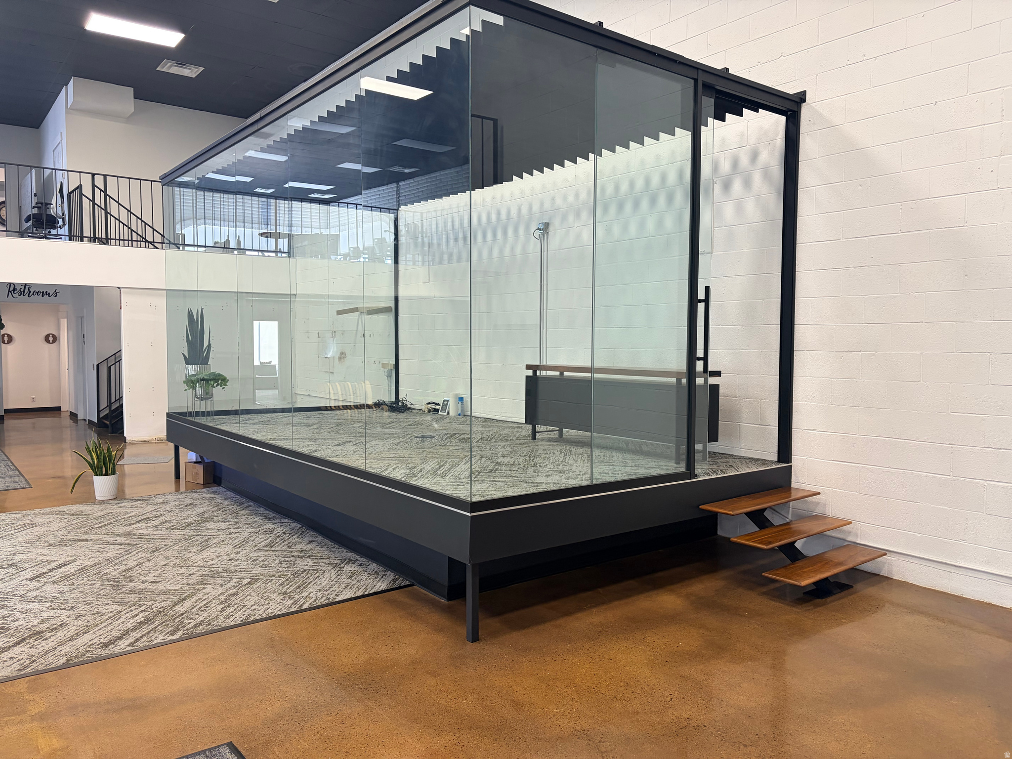TEN AC PLAT A - Commercial Lease