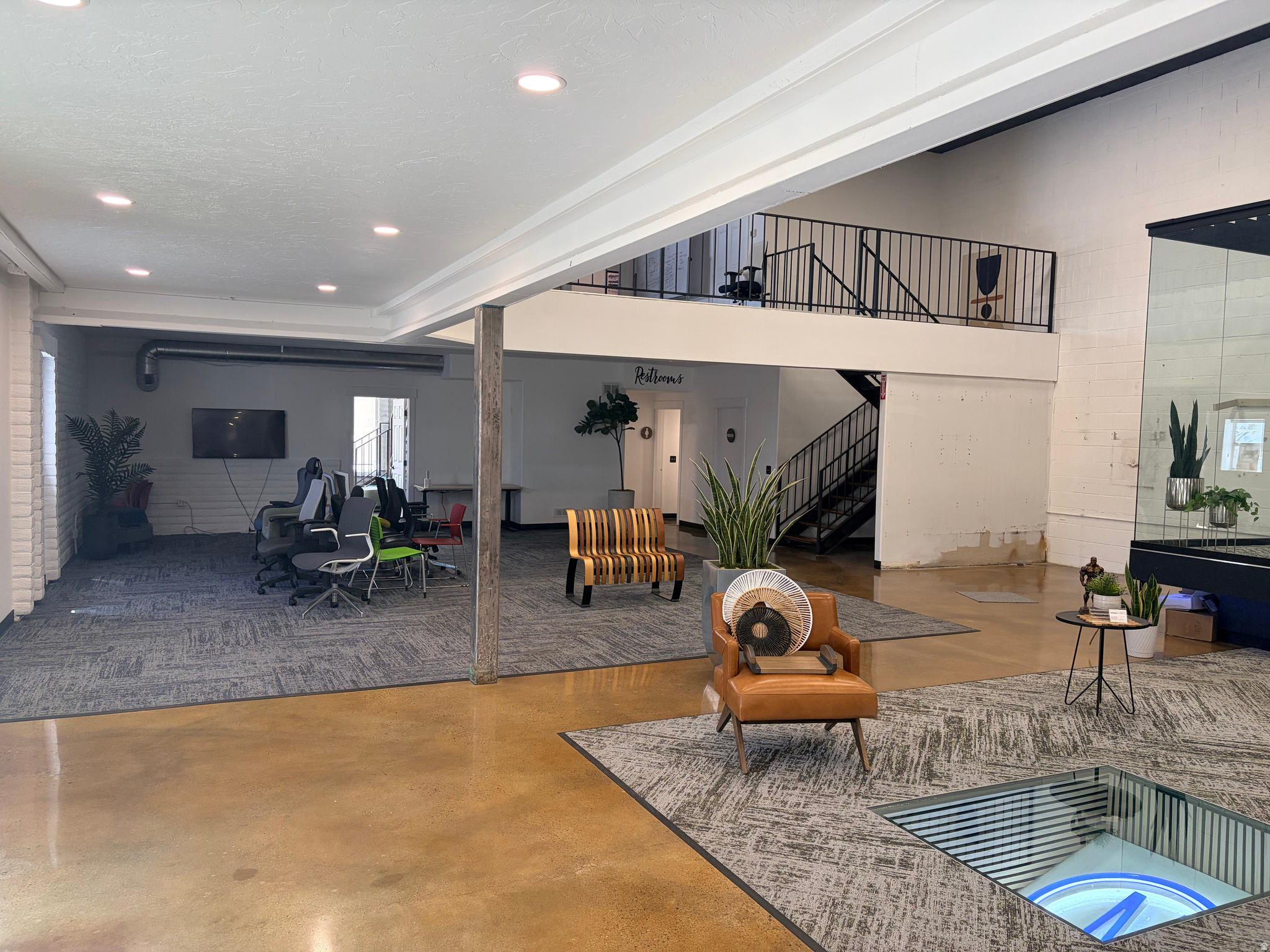 TEN AC PLAT A - Commercial Lease