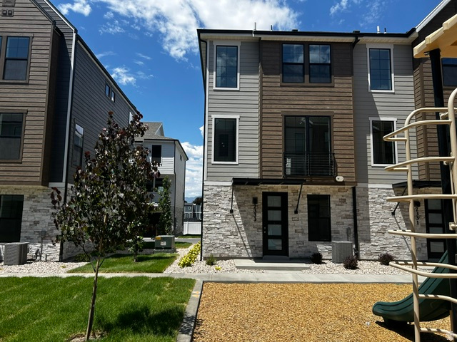 UNION MEADOWS - Residential