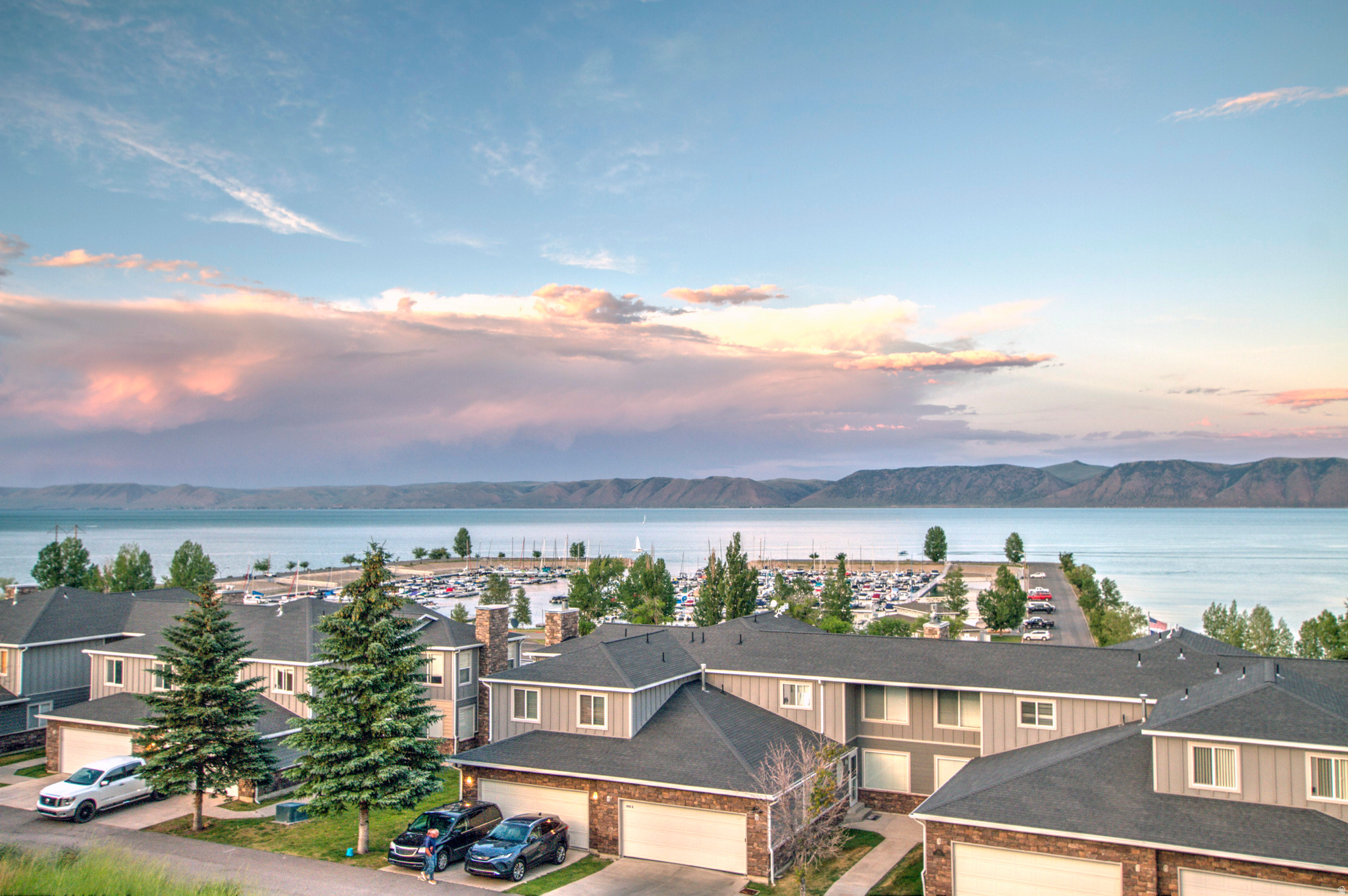 HARBOR VIEW TOWNHOMES - Residential