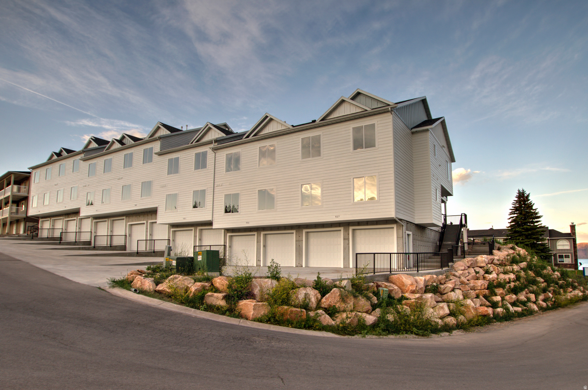 HARBOR VIEW TOWNHOMES - Residential