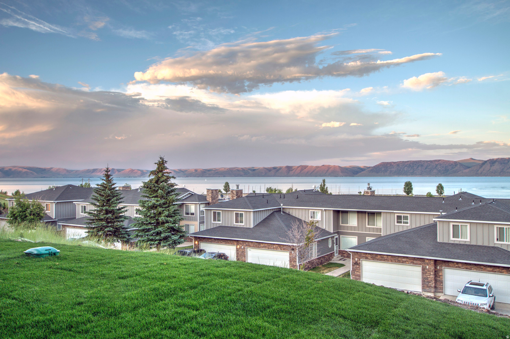 HARBOR VIEW TOWNHOMES - Residential
