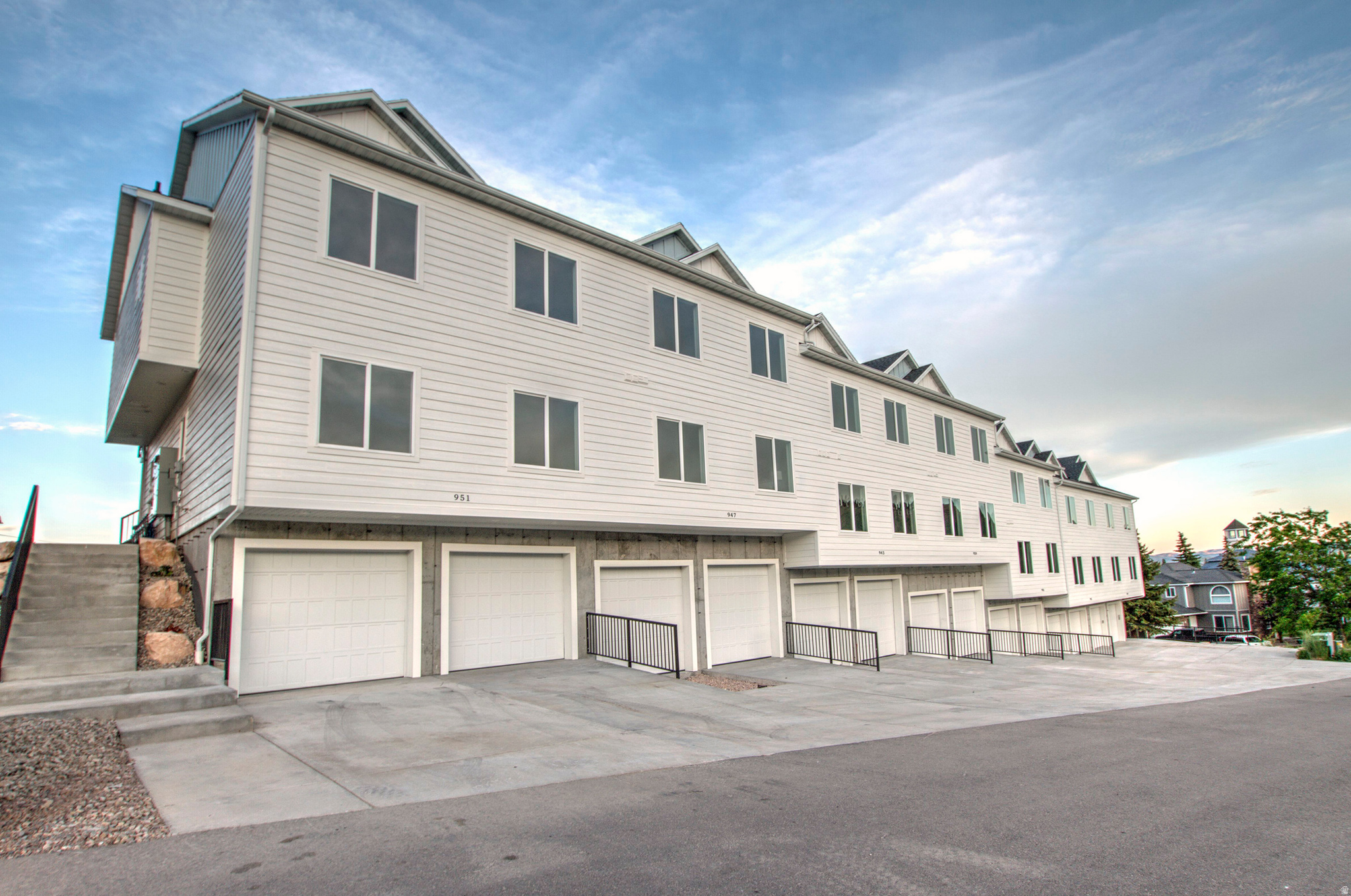 HARBOR VIEW TOWNHOMES - Residential