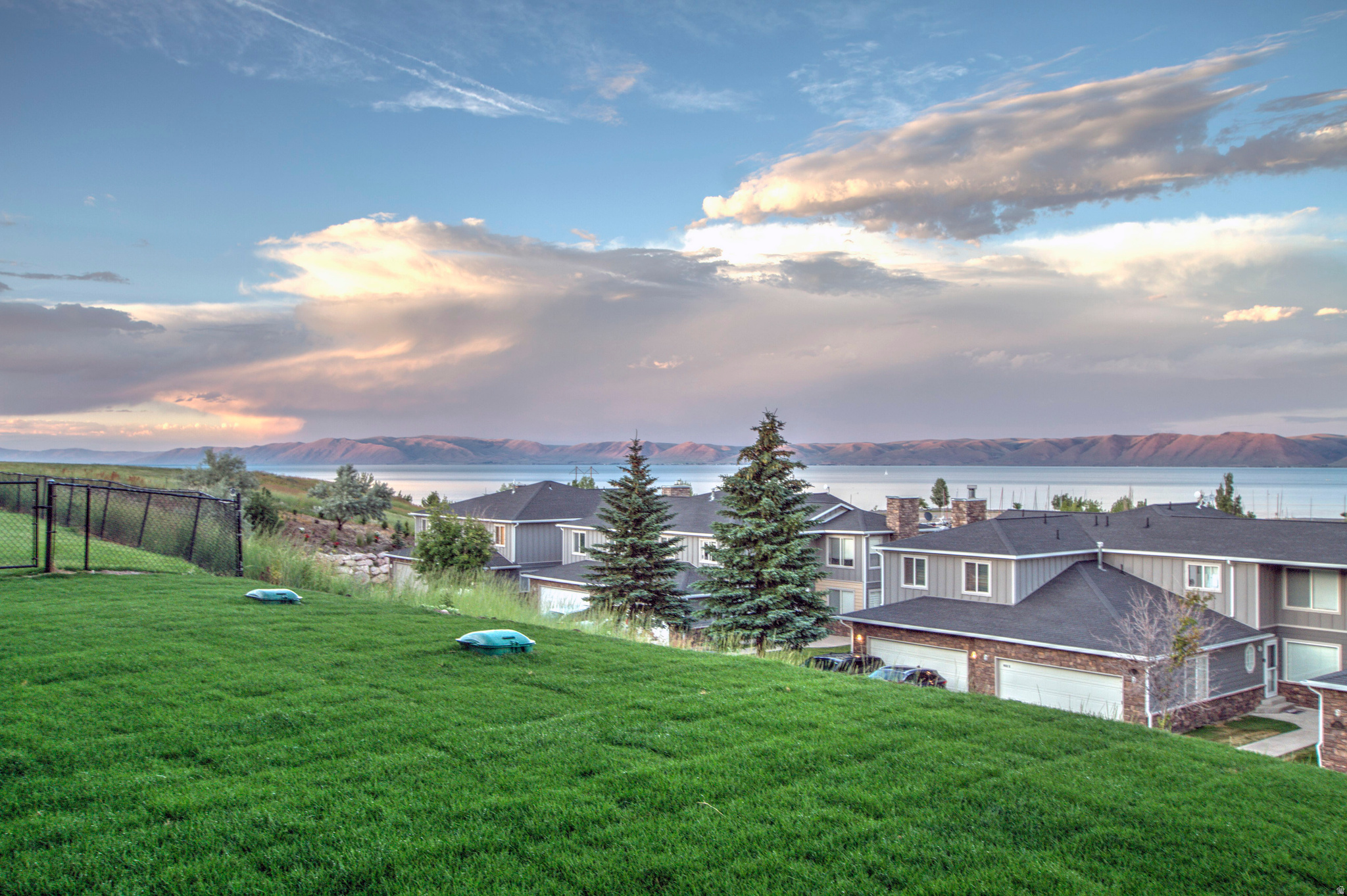 HARBOR VIEW TOWNHOMES - Residential