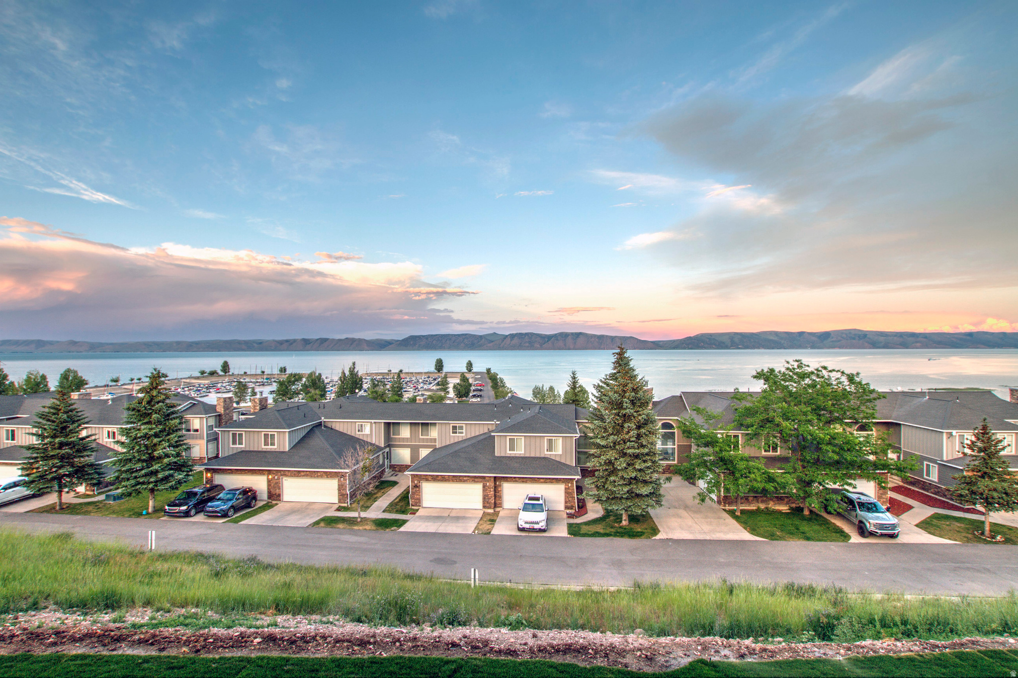 HARBOR VIEW TOWNHOMES - Residential