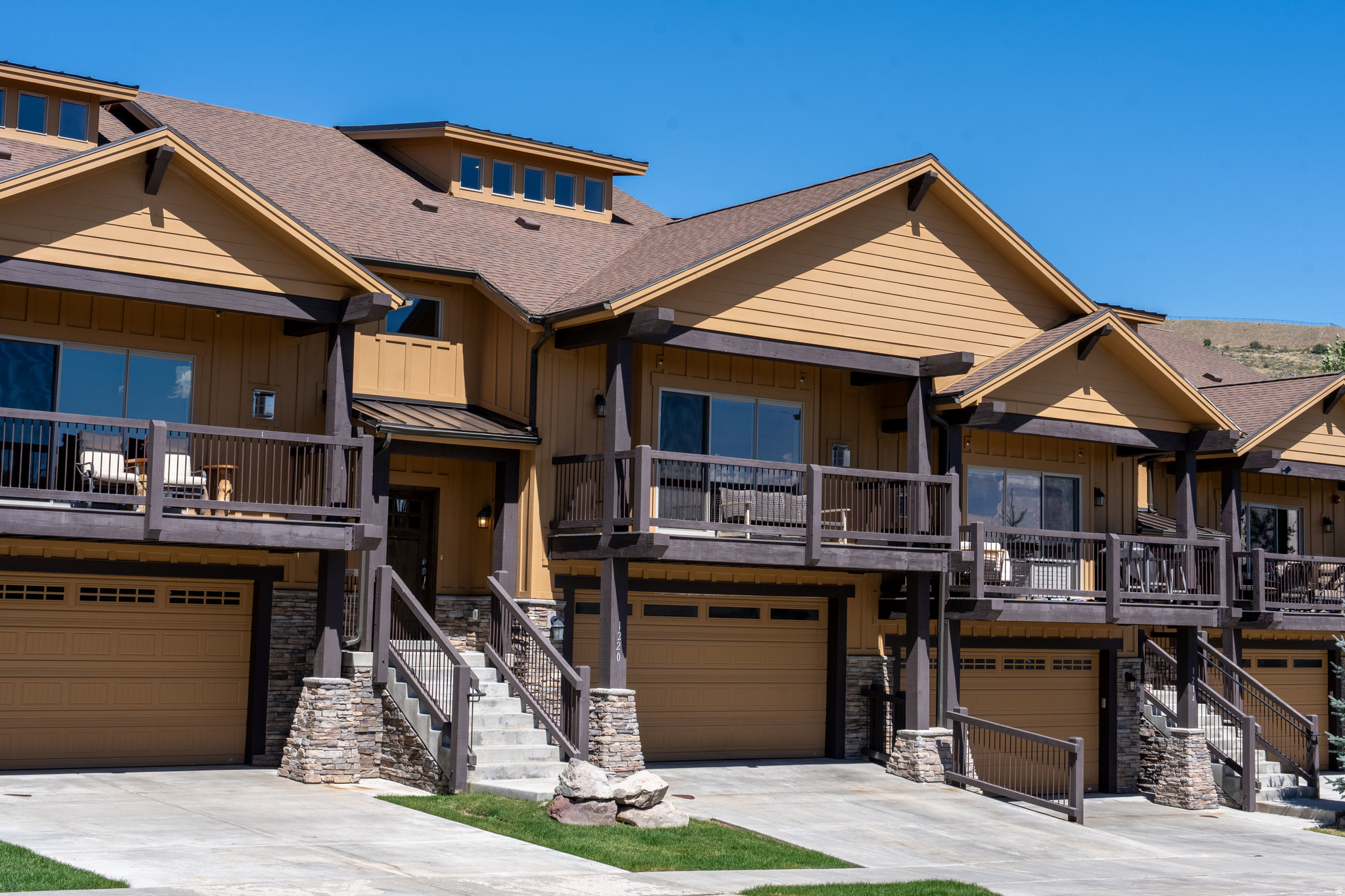 BLACK ROCK RIDGE - Residential