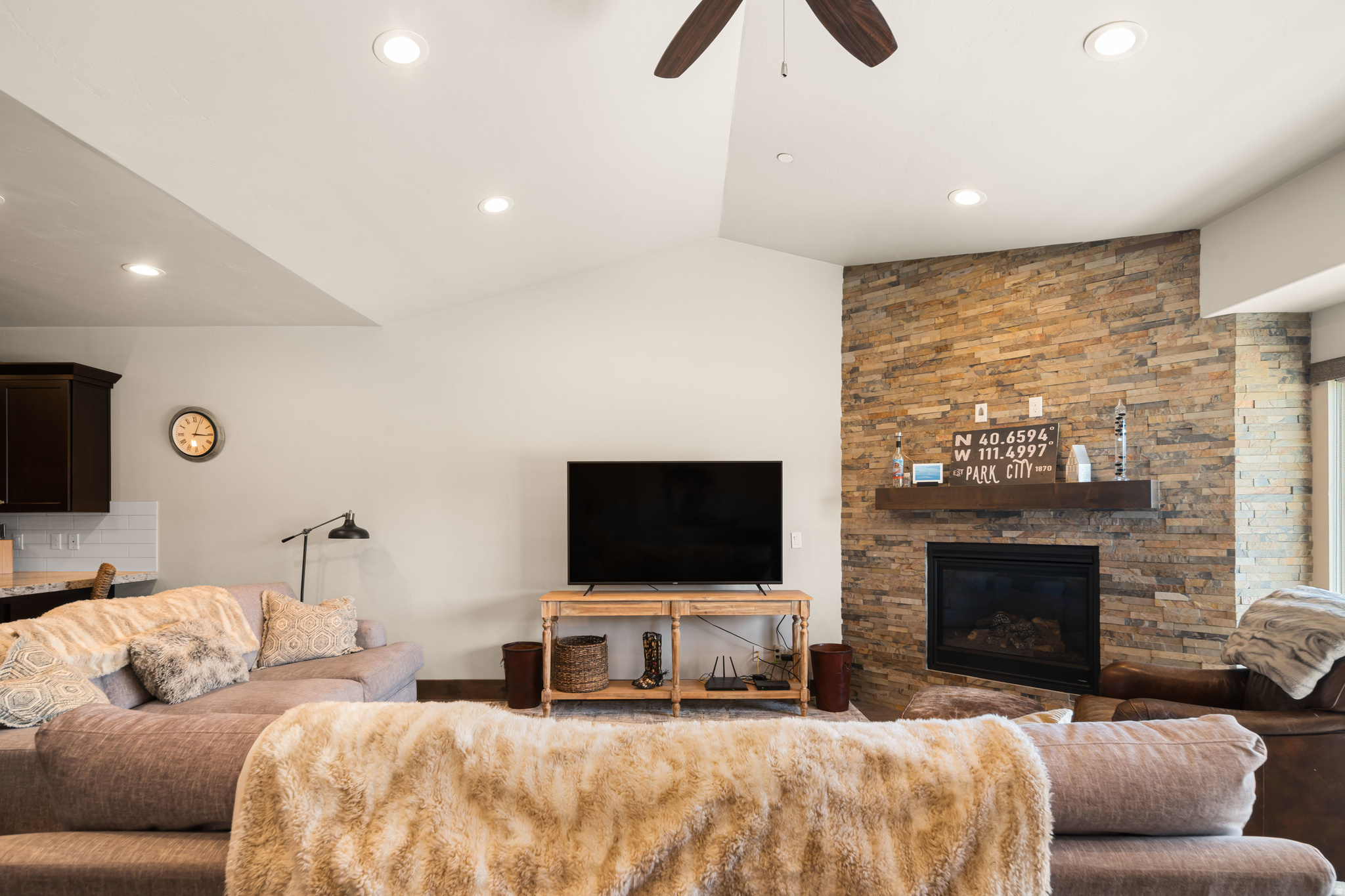 BLACK ROCK RIDGE - Residential