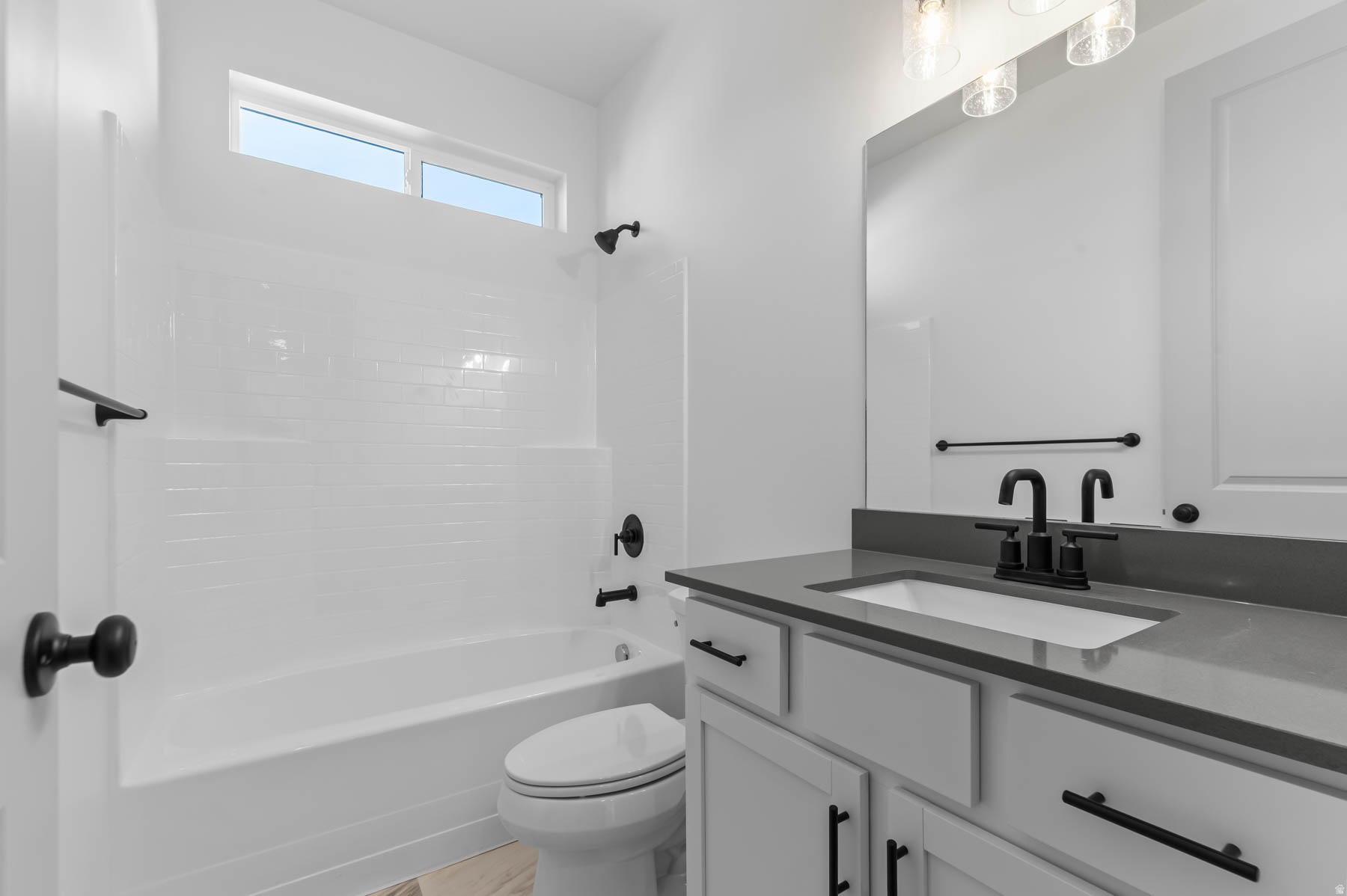 BROADVIEW SHORES COTTAGES 807 - Residential