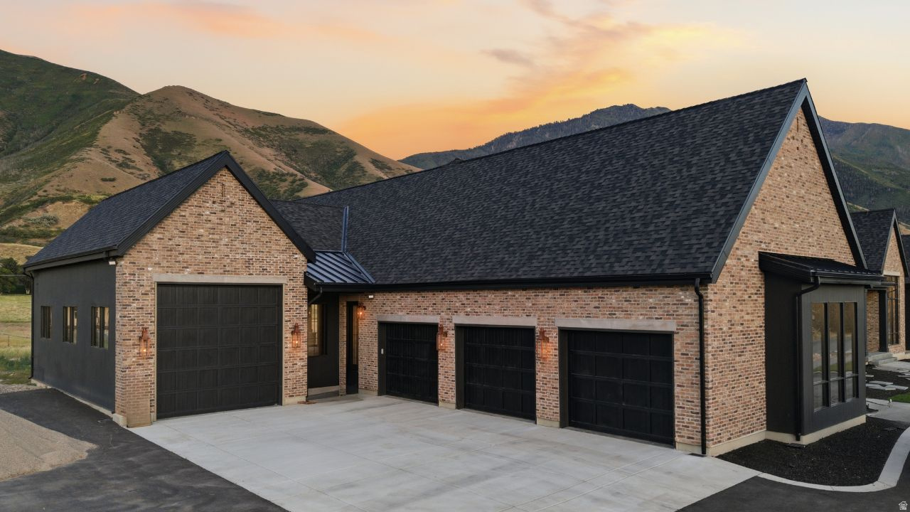 WREN MEADOWS - Residential