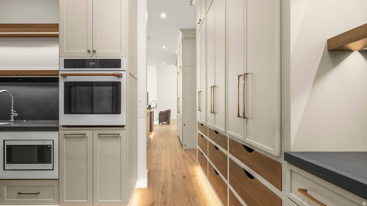 WREN MEADOWS - Residential
