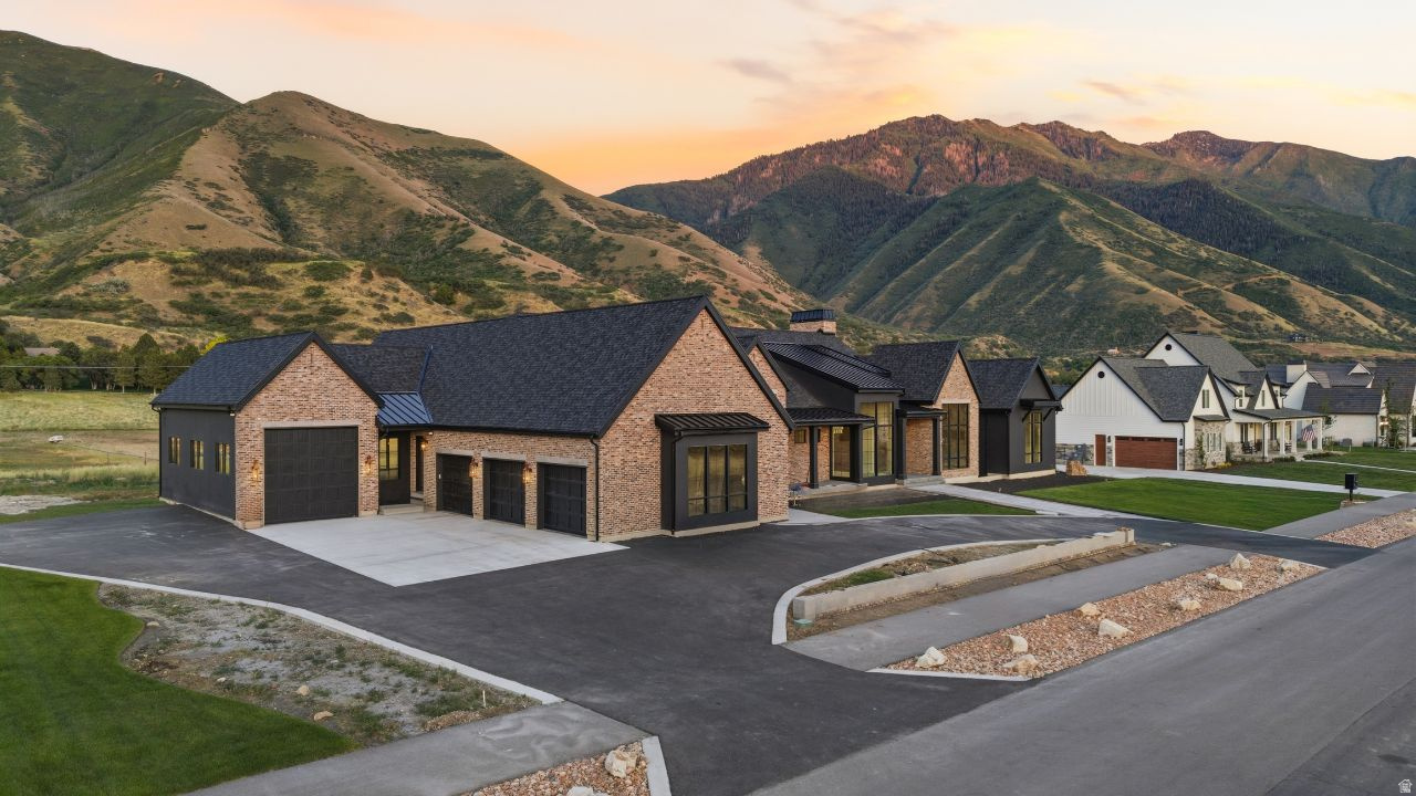 WREN MEADOWS - Residential