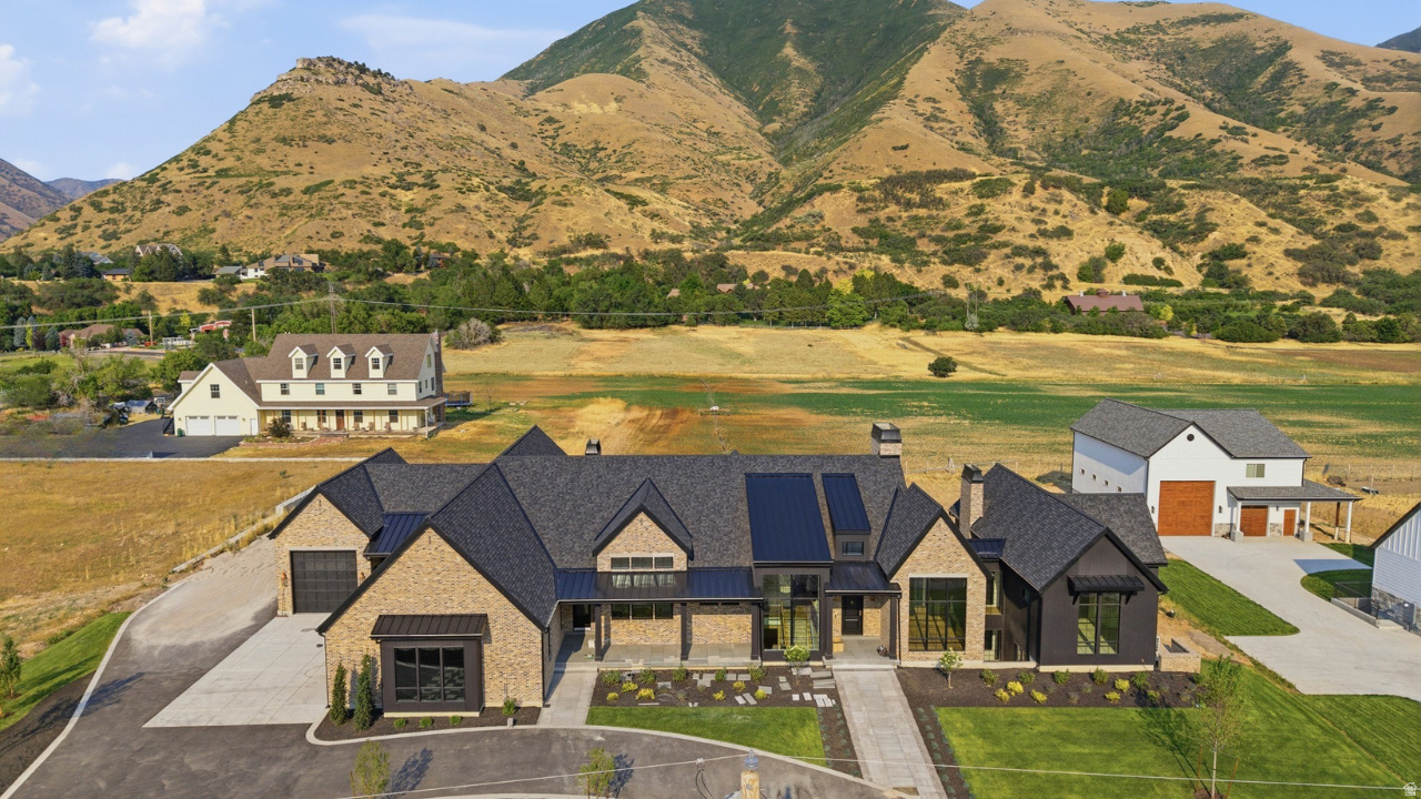 WREN MEADOWS - Residential