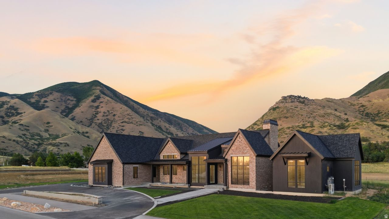 WREN MEADOWS - Residential