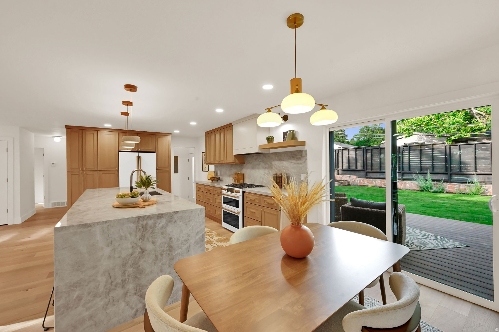 EL RAY PARK - Residential