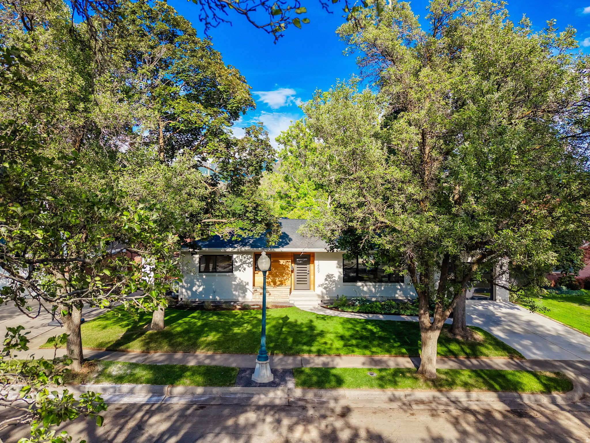 EL RAY PARK - Residential