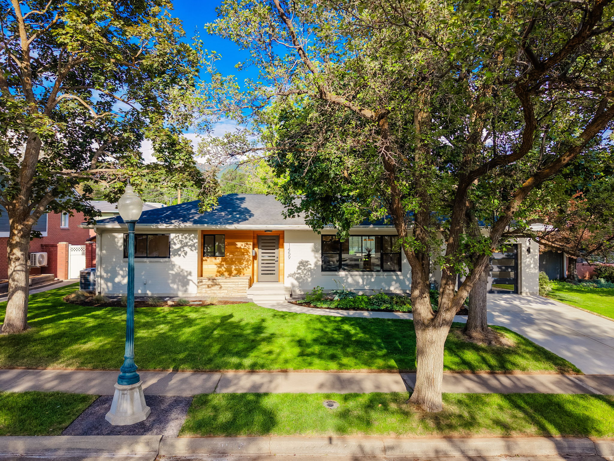 EL RAY PARK - Residential