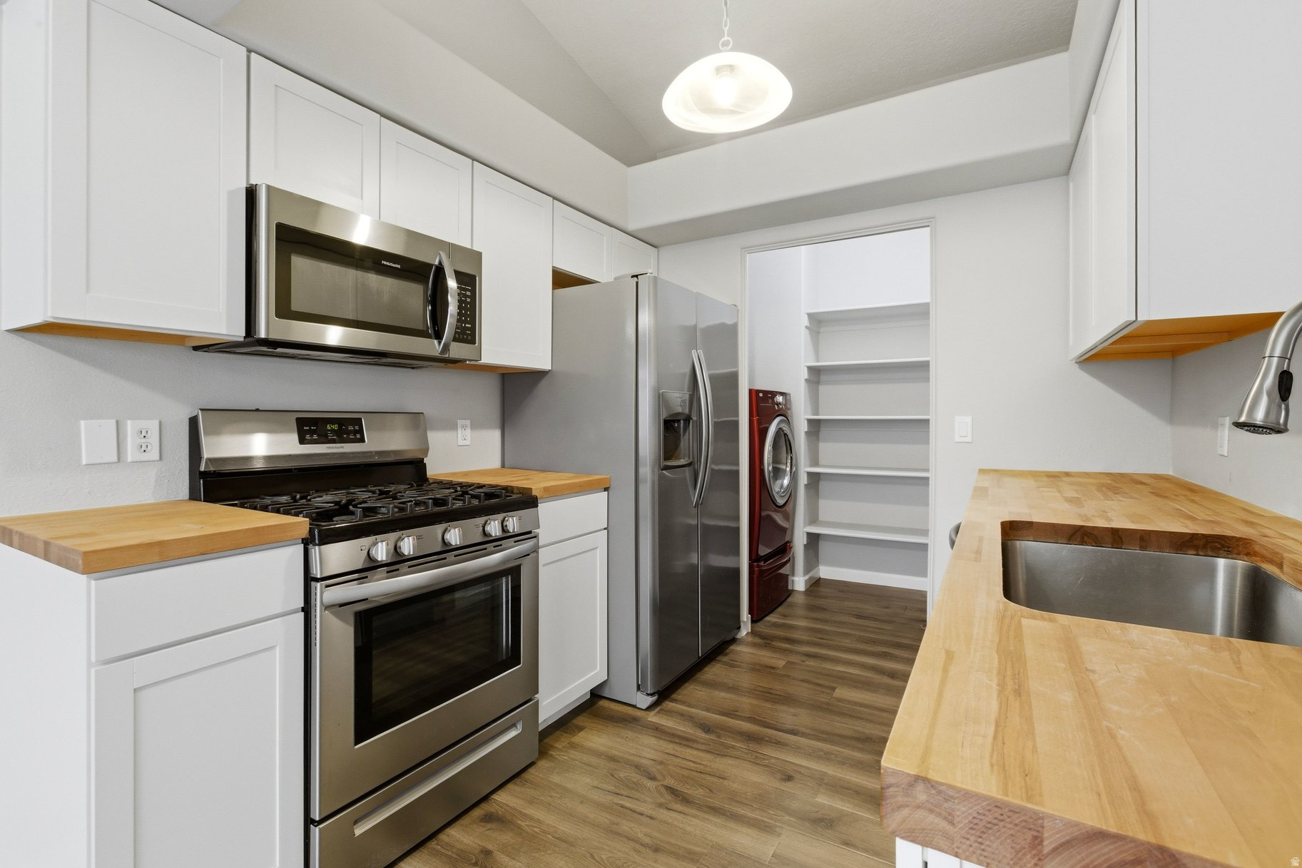 FLEUR DE LIS CONDOS - Residential