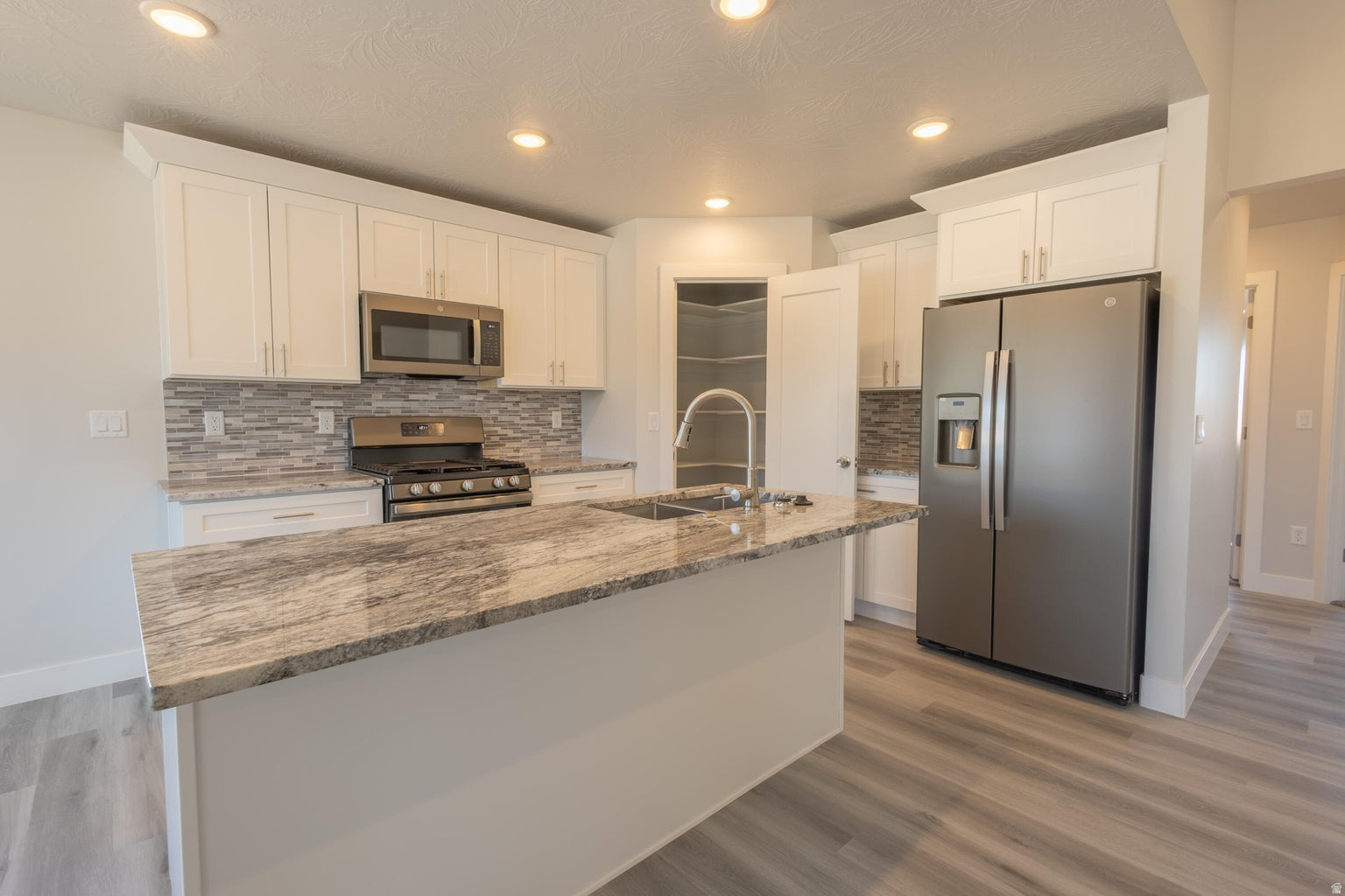 VALLEY GATE ESTATES - Residential