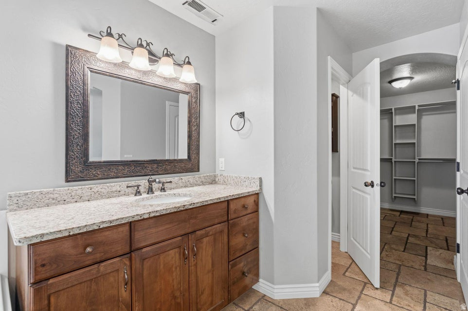 STONEHEDGE SUB PH 1 AT THE WASHINGTON - Residential