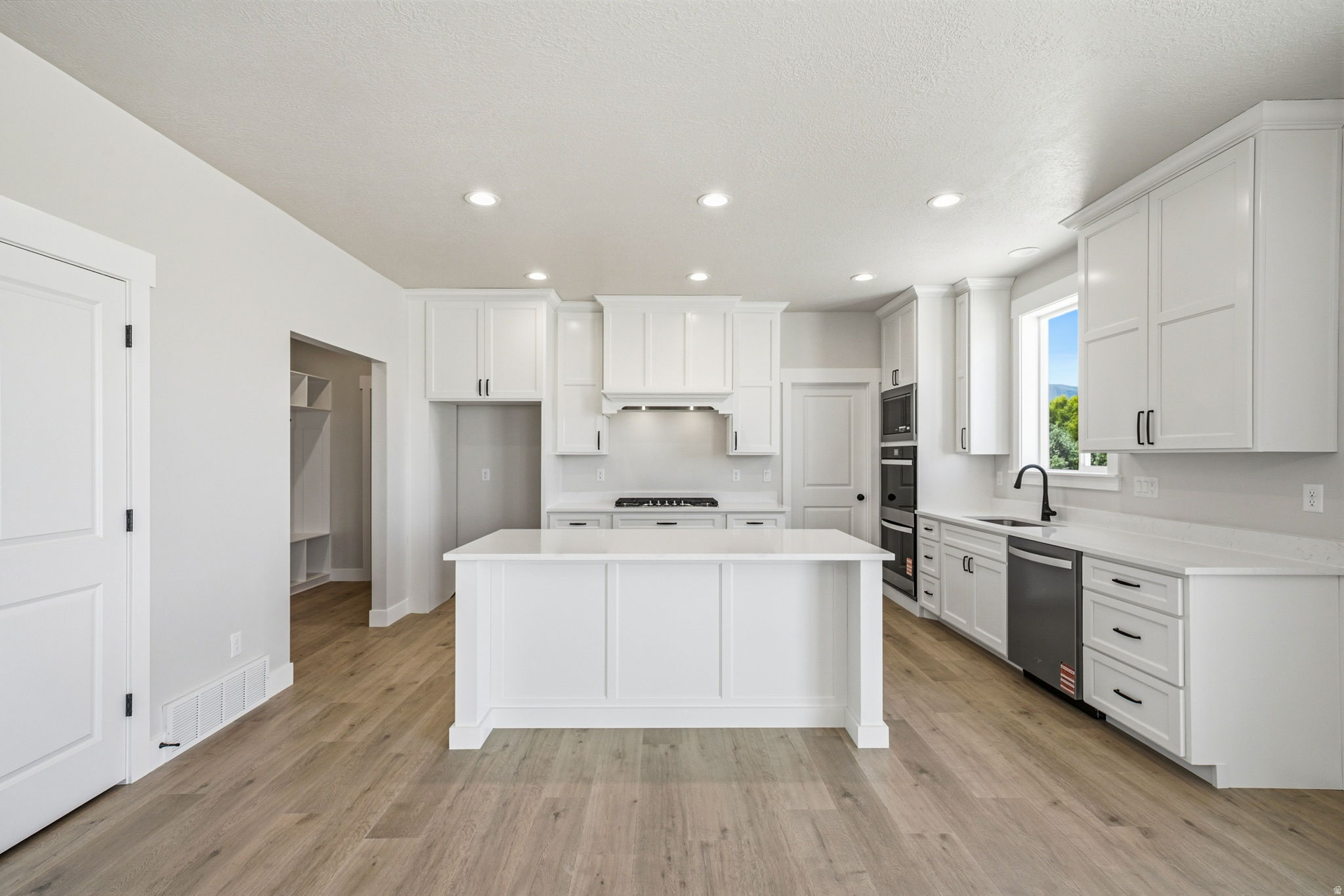 DAVIS FARMS - Residential