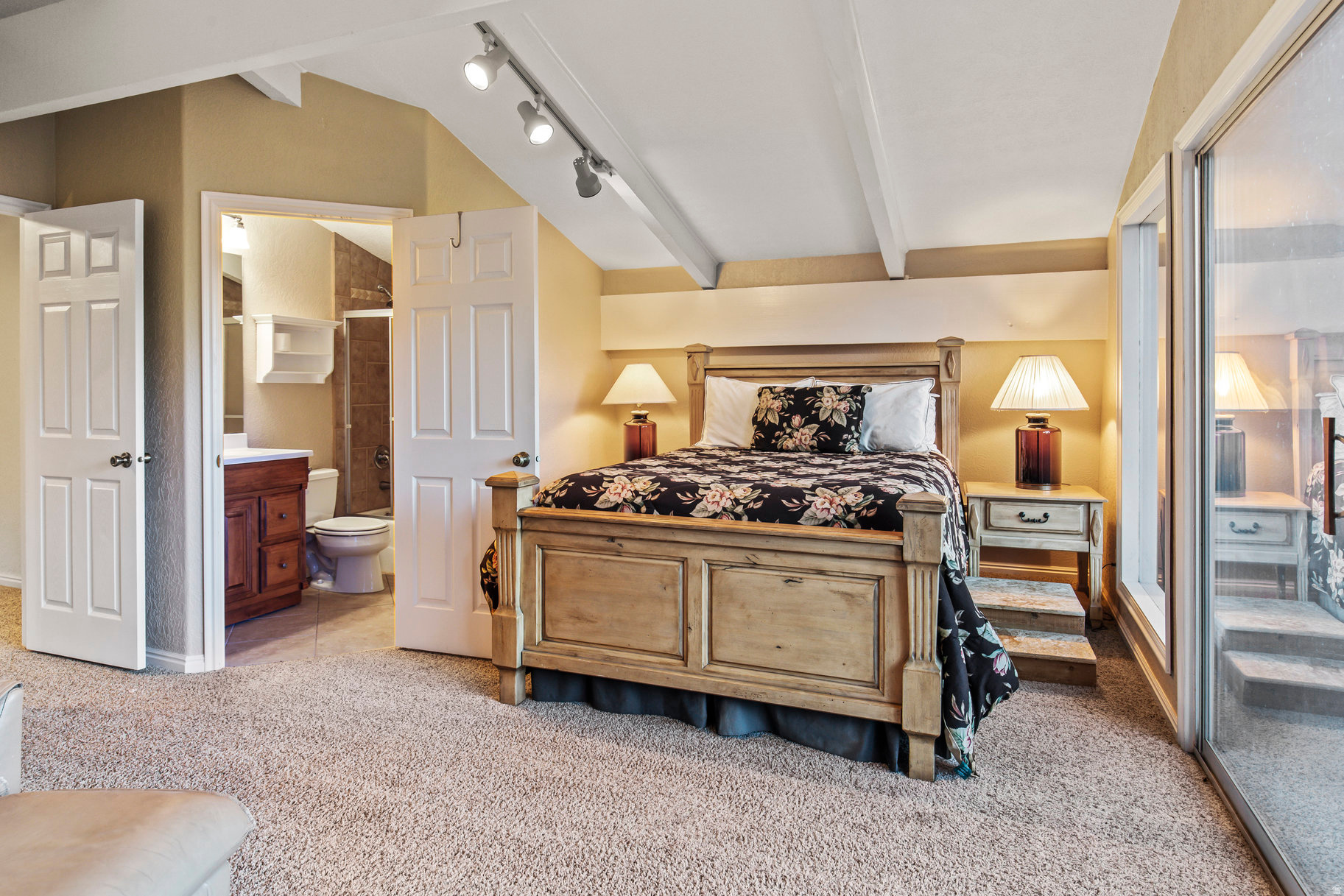 ASPEN HEART SUMMER HOMES - Residential