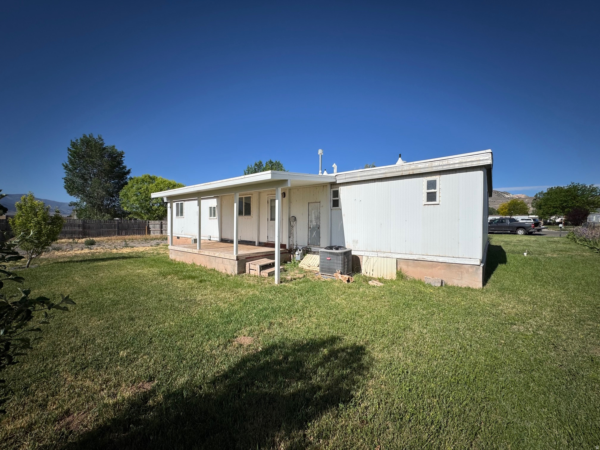 MOUNTAIN VIEW ESTATE - Residential