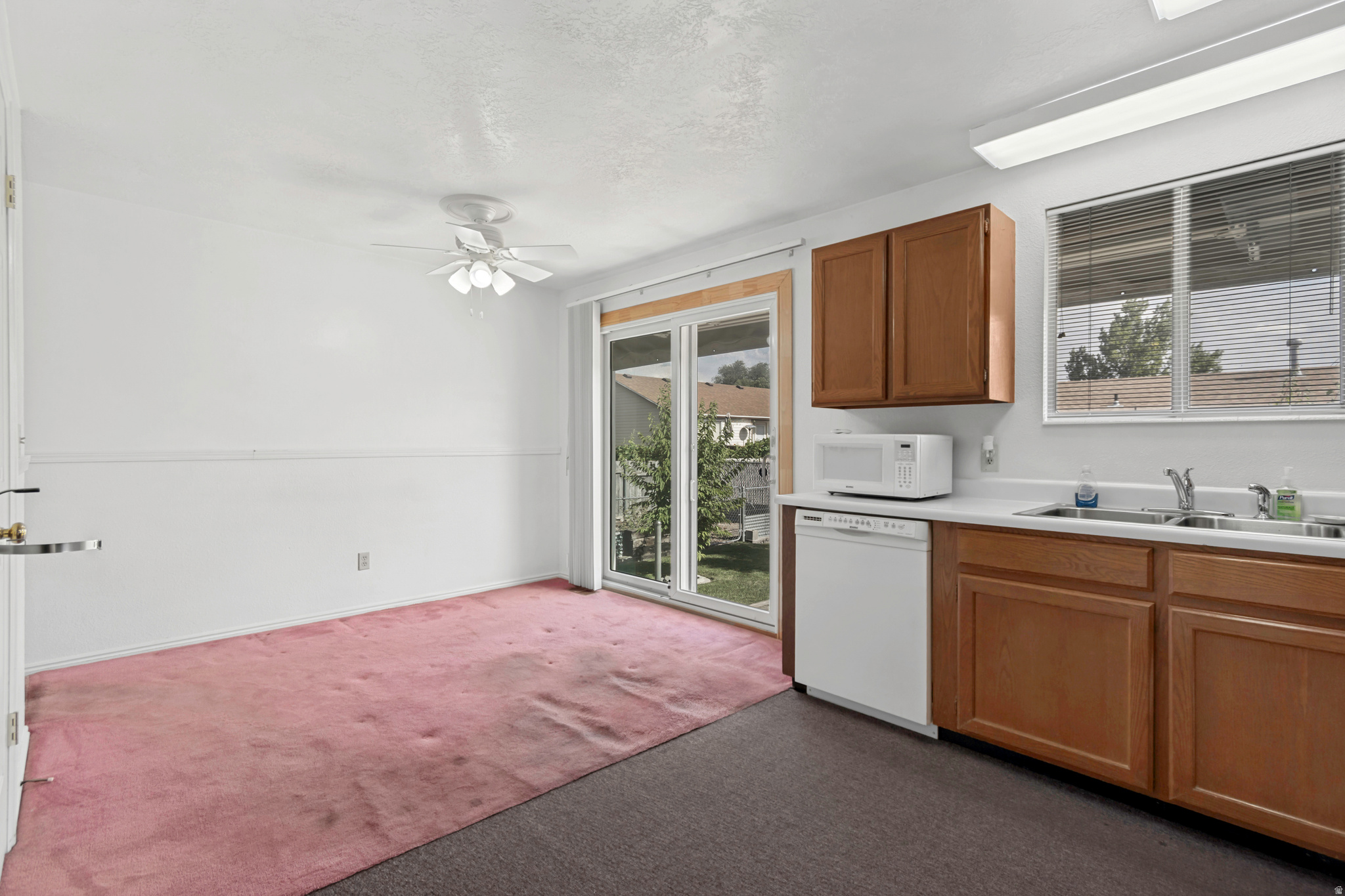 VALLE VIEW PARK PLAC - Residential