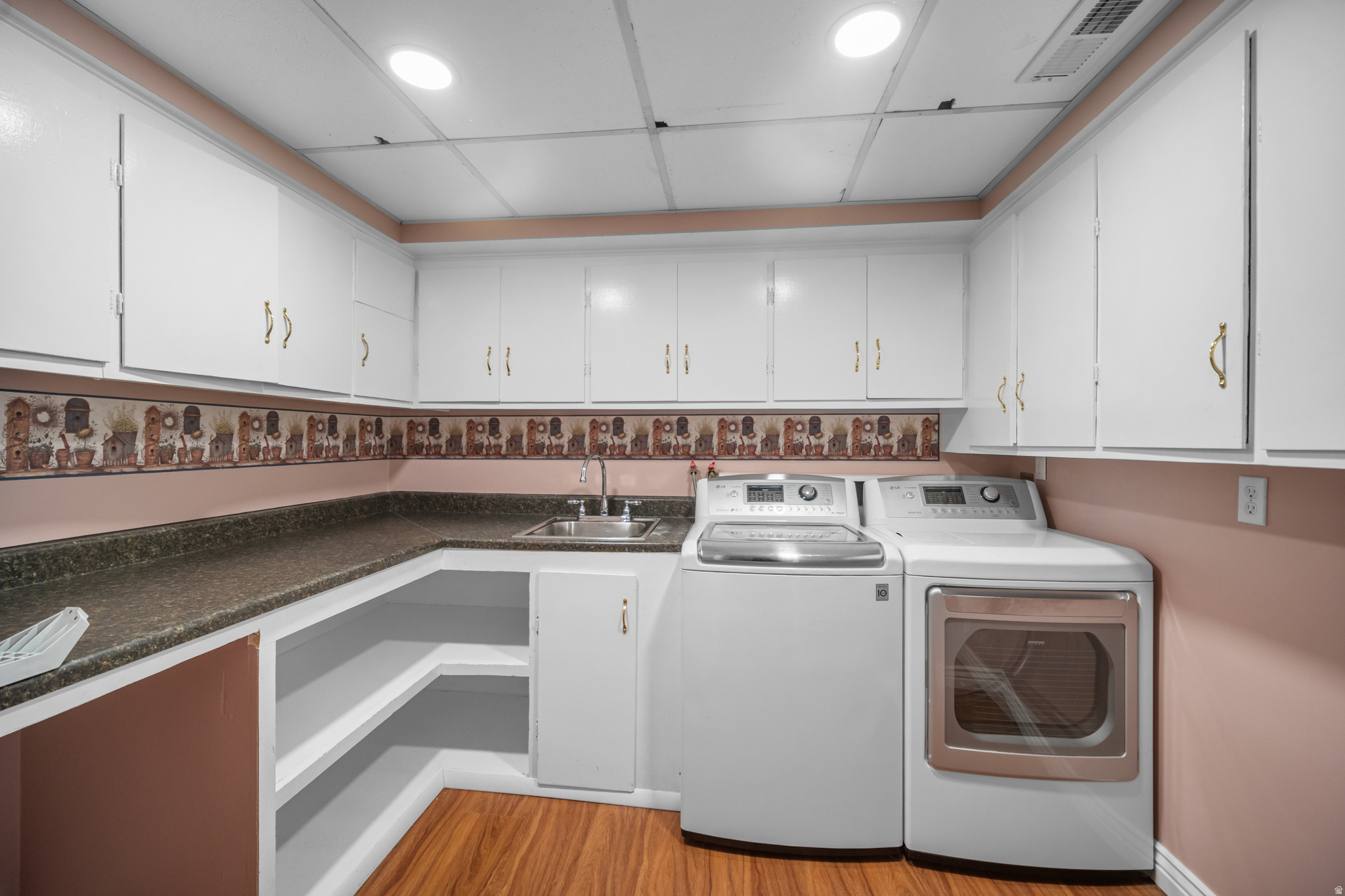 LAZY BAR - Residential