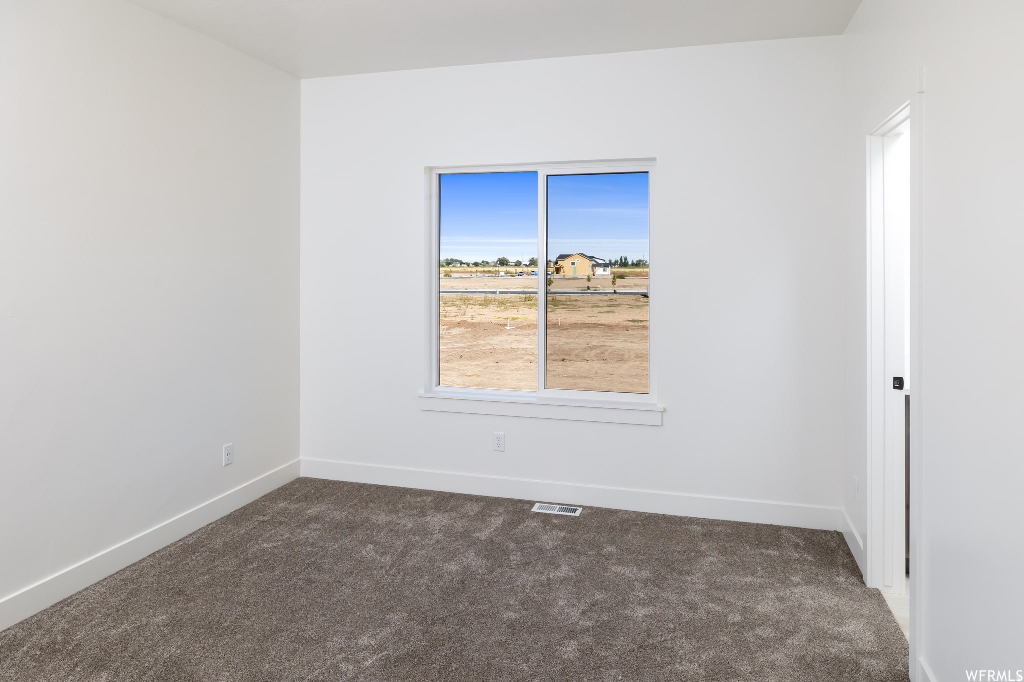 SMILING H - Residential
