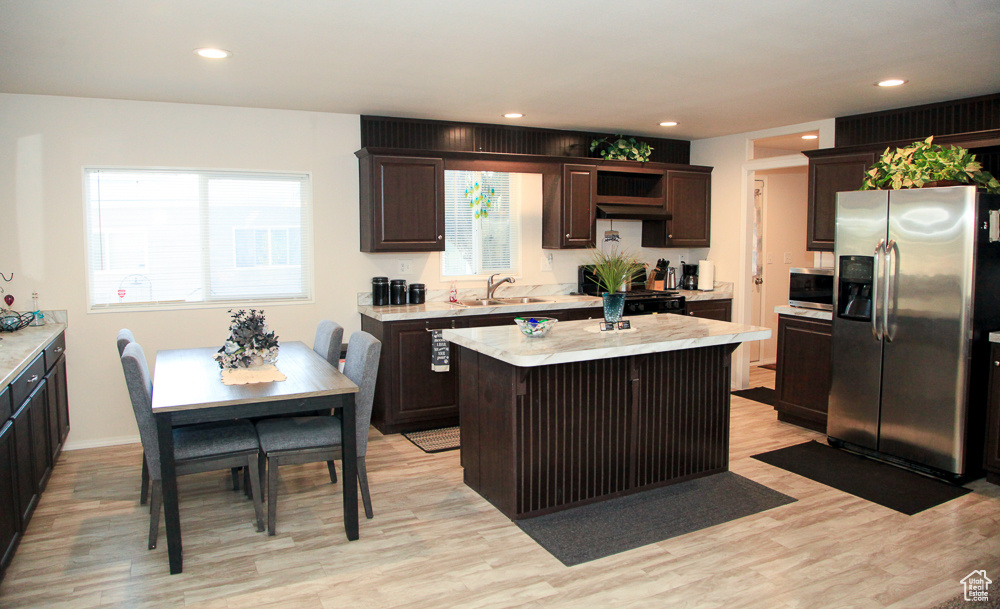 PALATIAL LIVING - Residential