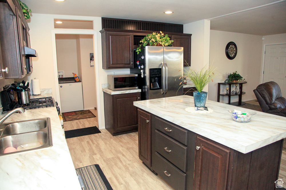 PALATIAL LIVING - Residential