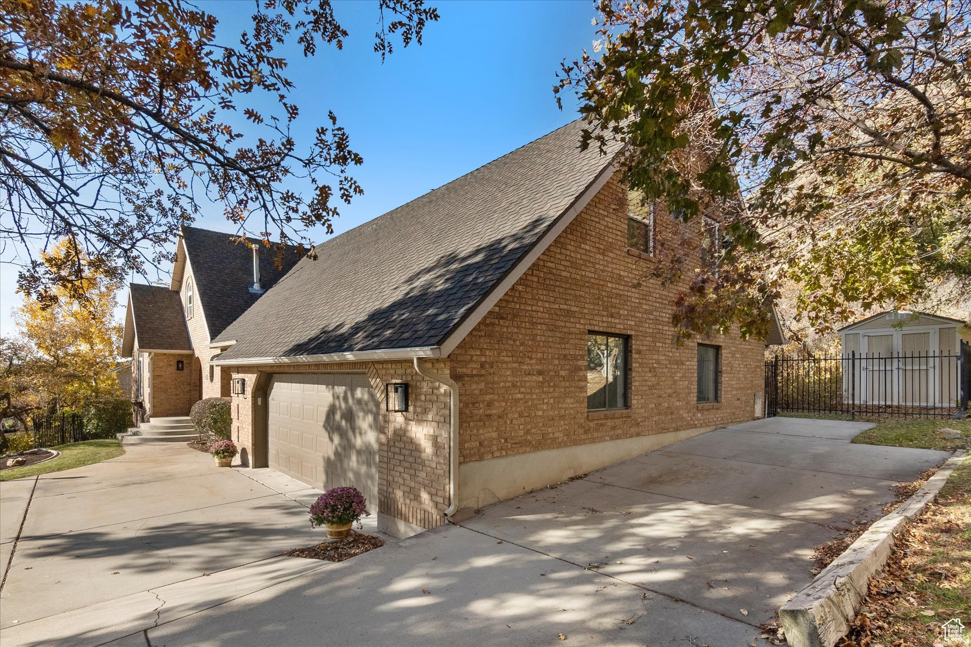 SPRING OAKS - Residential