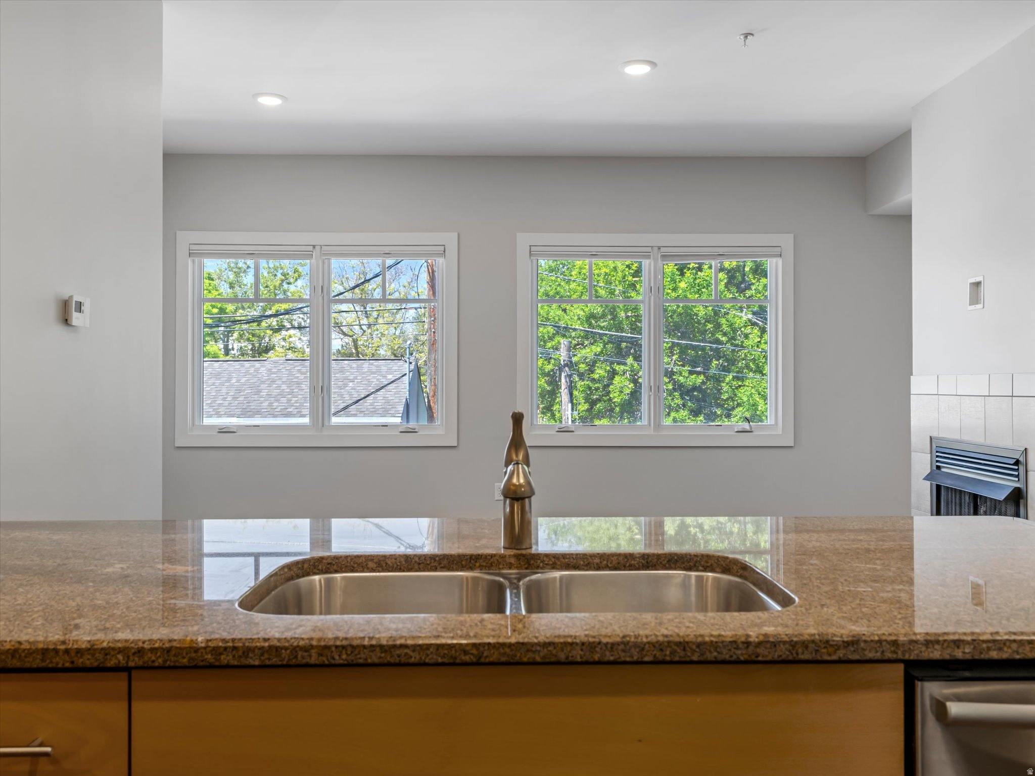 URBANA ON 11TH - Residential