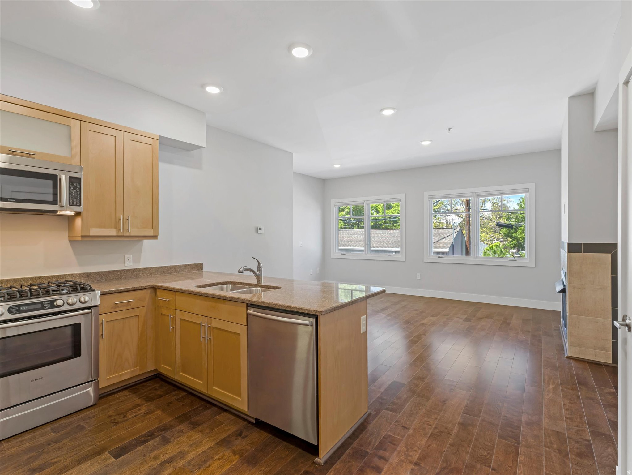 URBANA ON 11TH - Residential