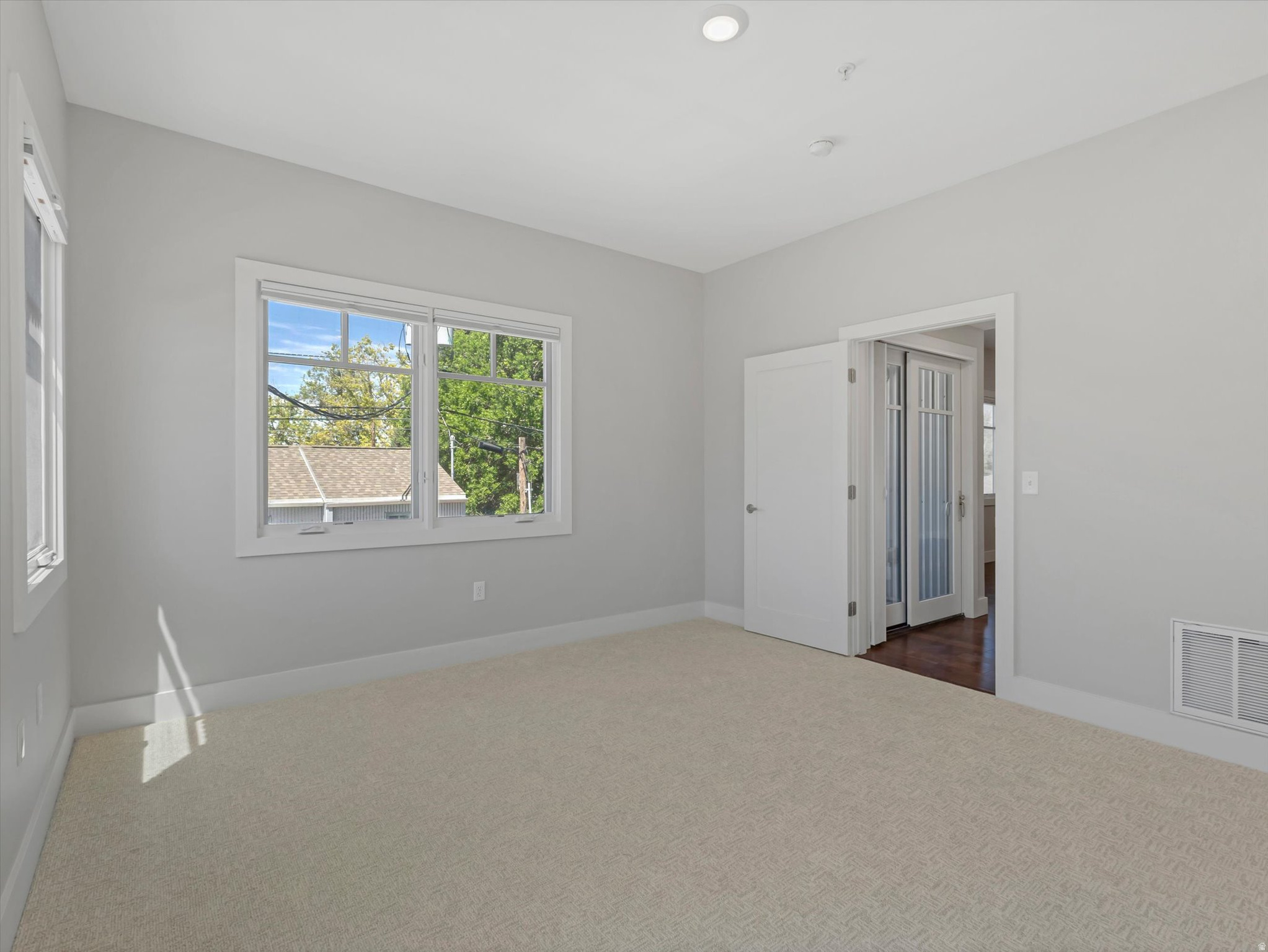 URBANA ON 11TH - Residential