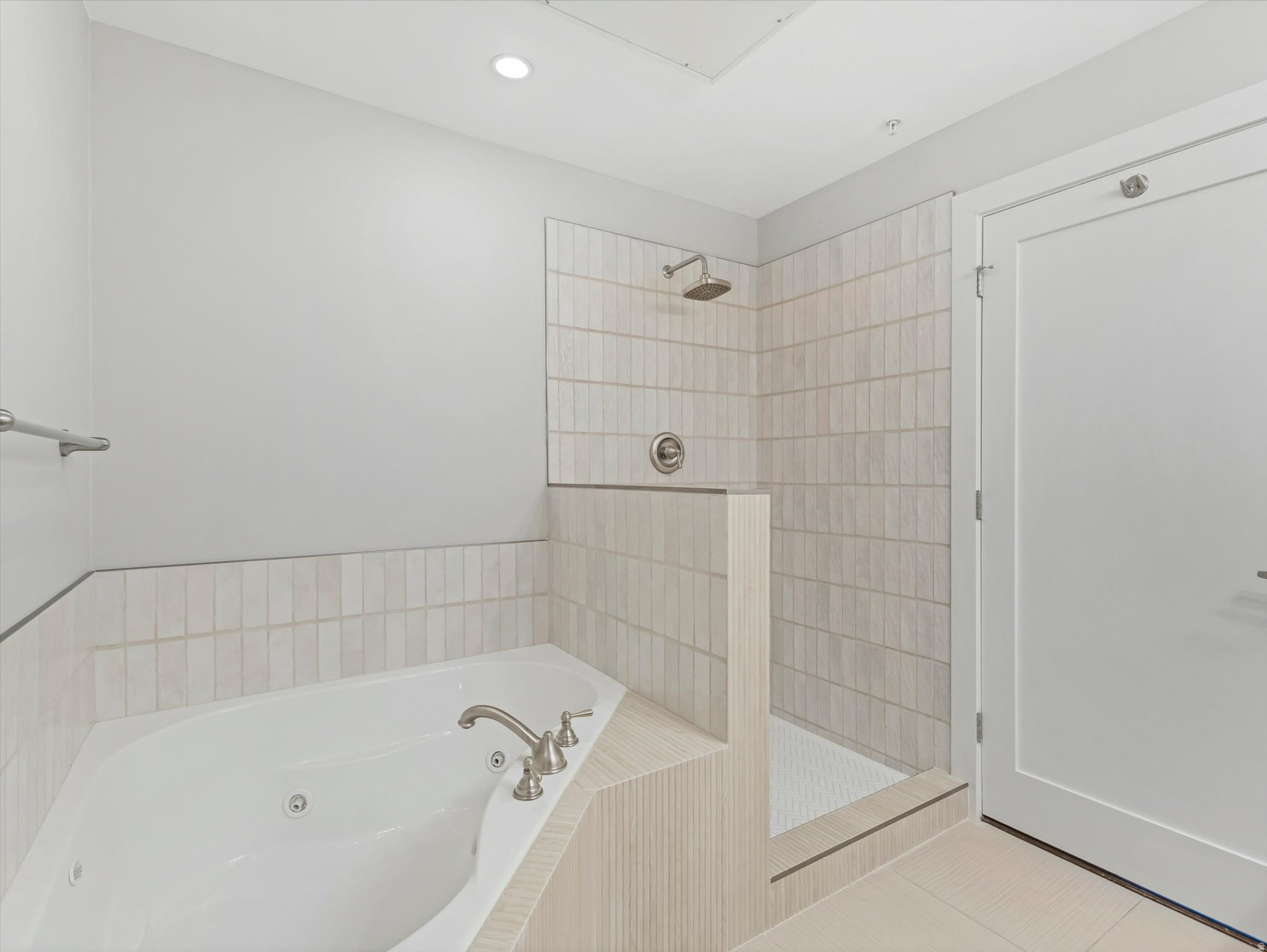 URBANA ON 11TH - Residential