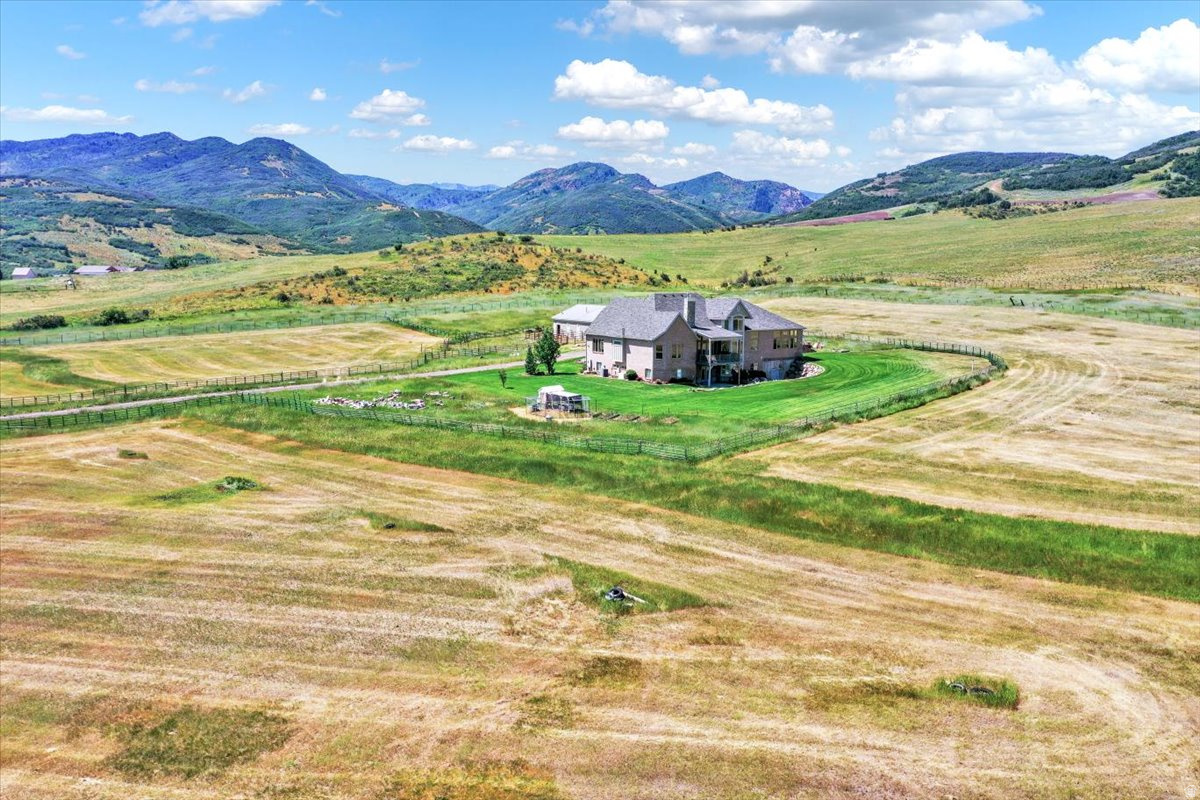 HARDSCRABBLE ESTATES - Residential